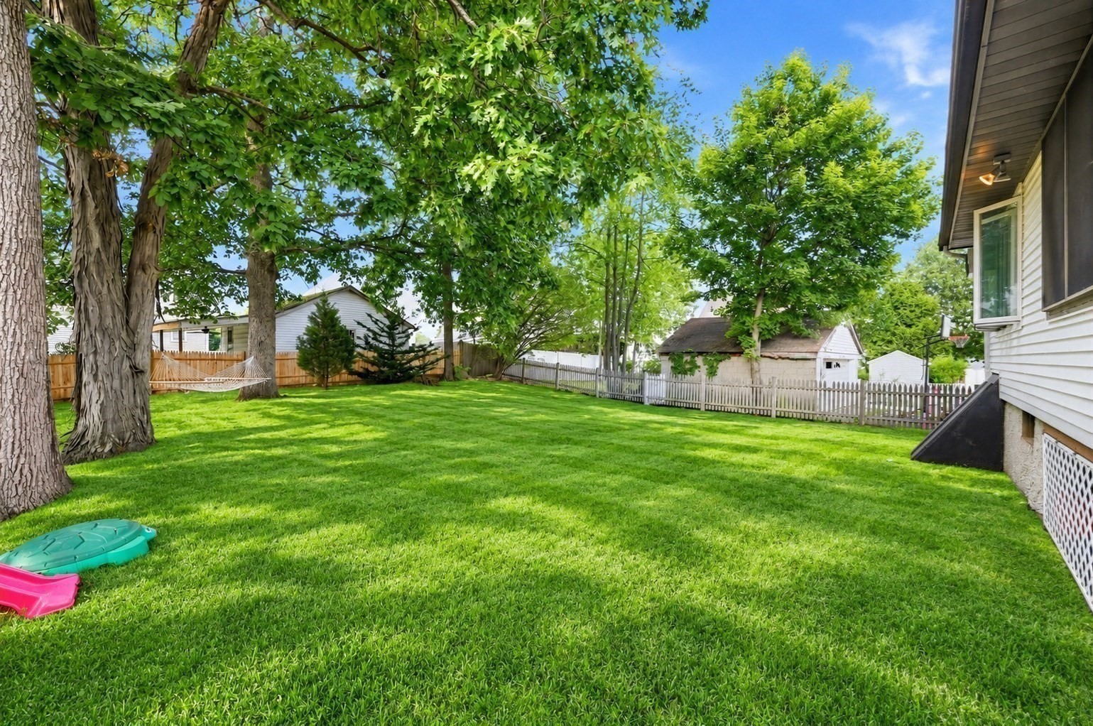 106 Paul St Property Photo 3