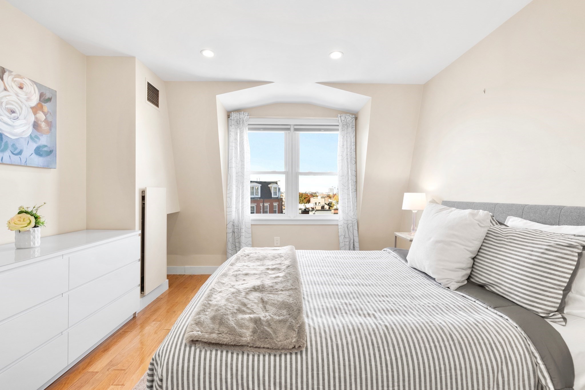 47 Harvard St # B403 Property Photo 16