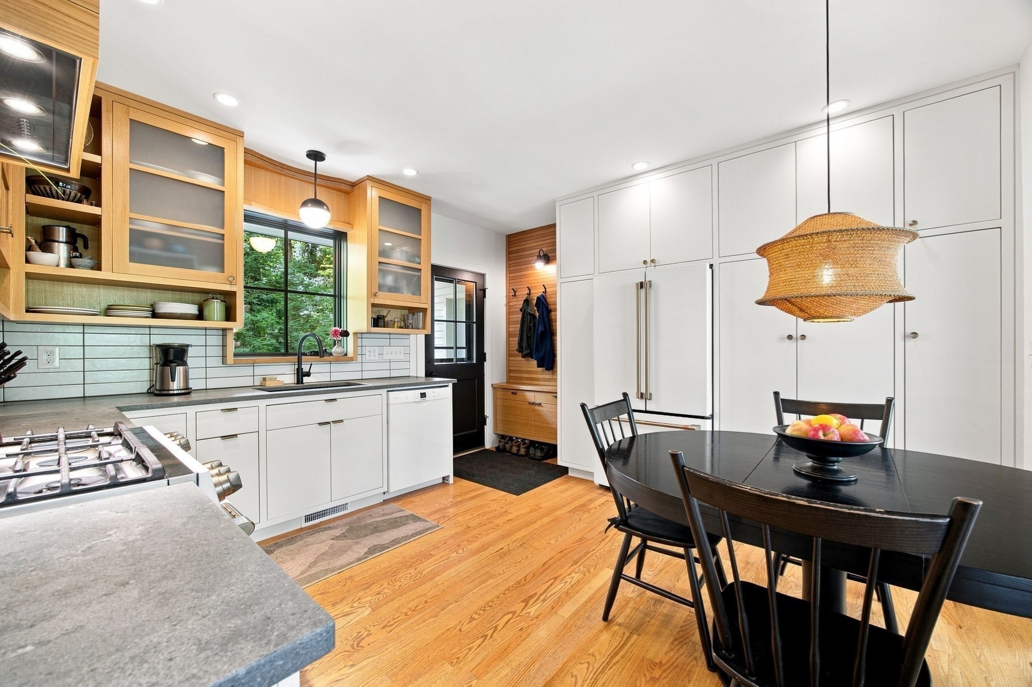 67 Woodlot Rd Property Photo 6