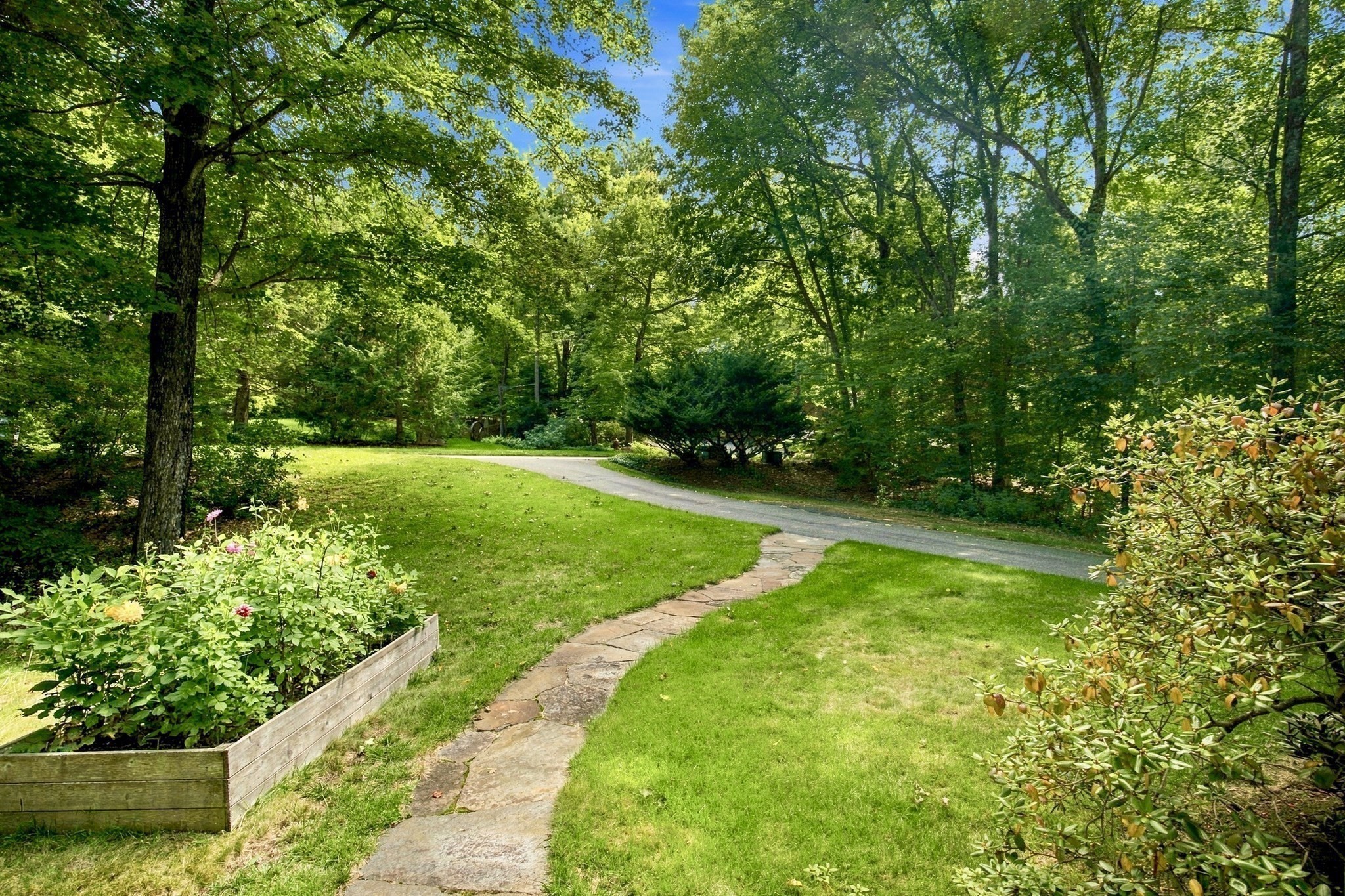67 Woodlot Rd Property Photo 37