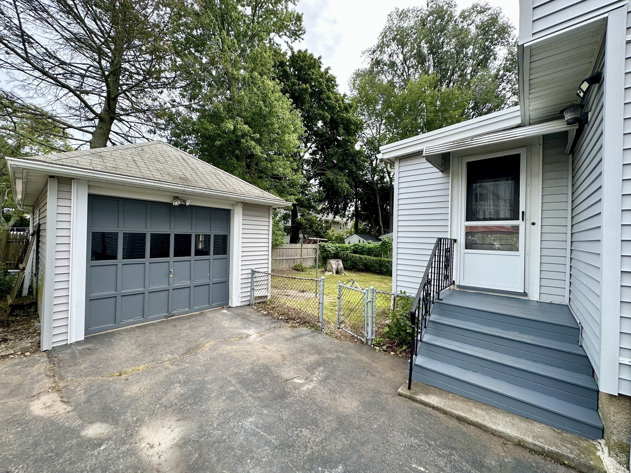 91 Davis St Property Photo 3