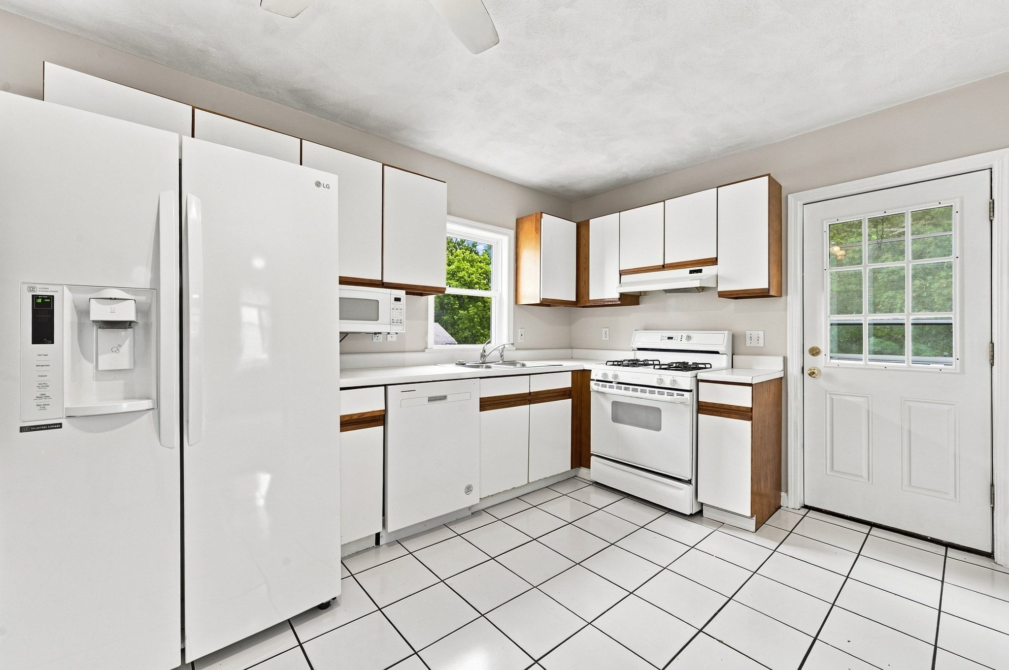 28 Endicott Street Property Photo 4