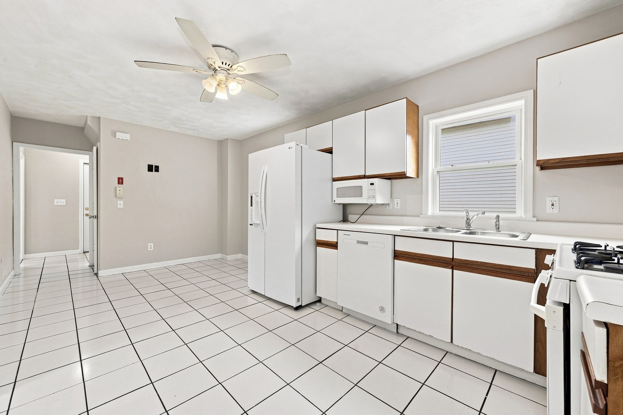 28 Endicott Street Property Photo 5