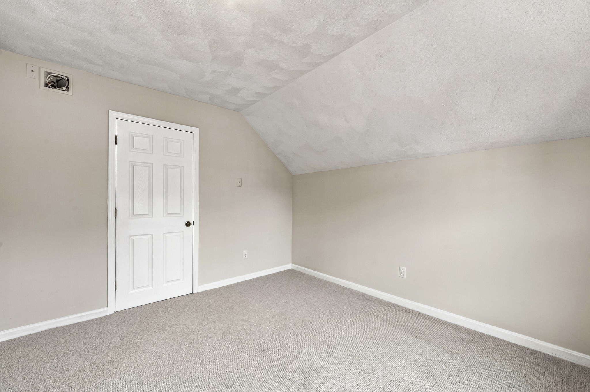 28 Endicott Street Property Photo 15