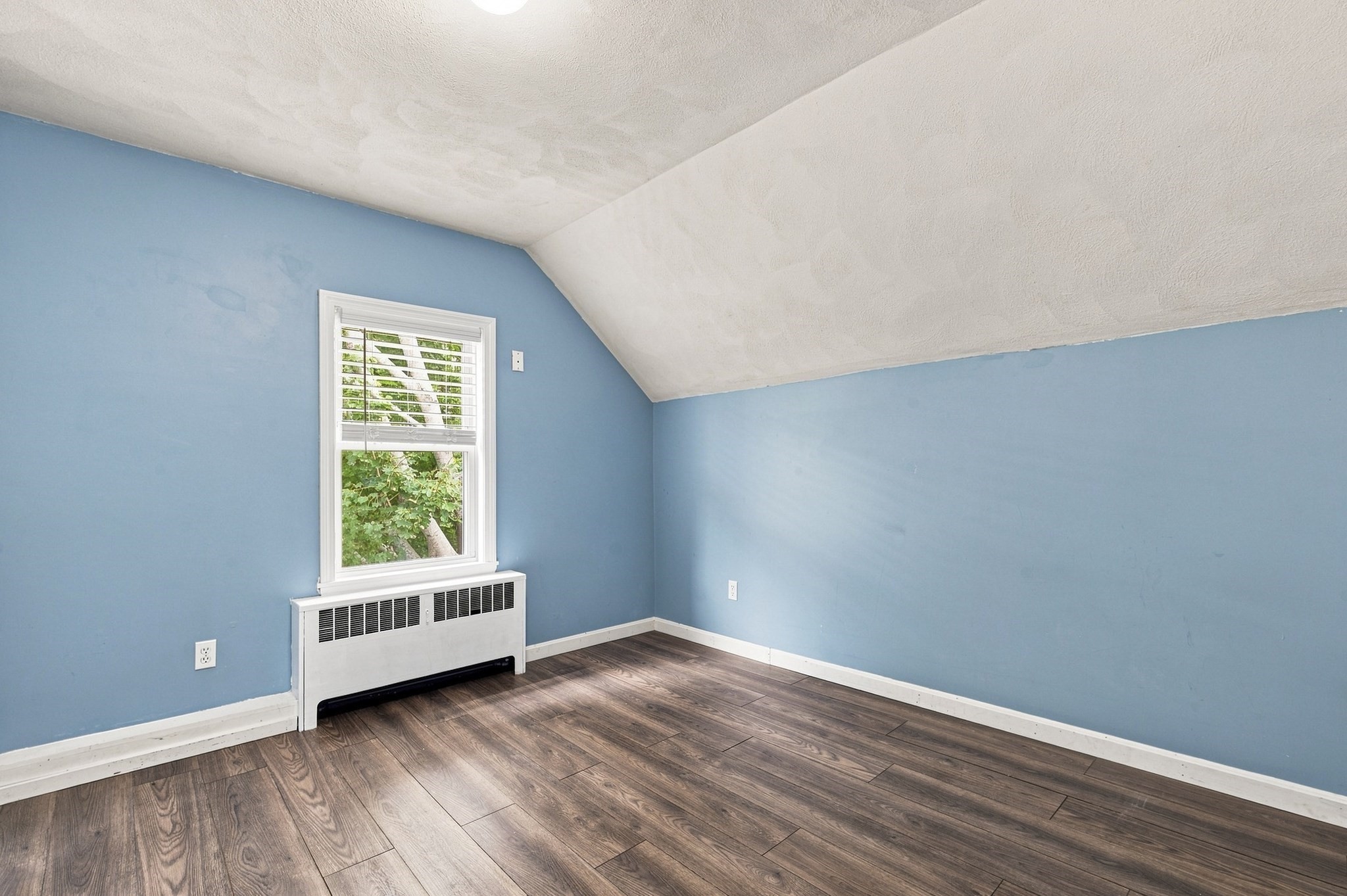28 Endicott Street Property Photo 18