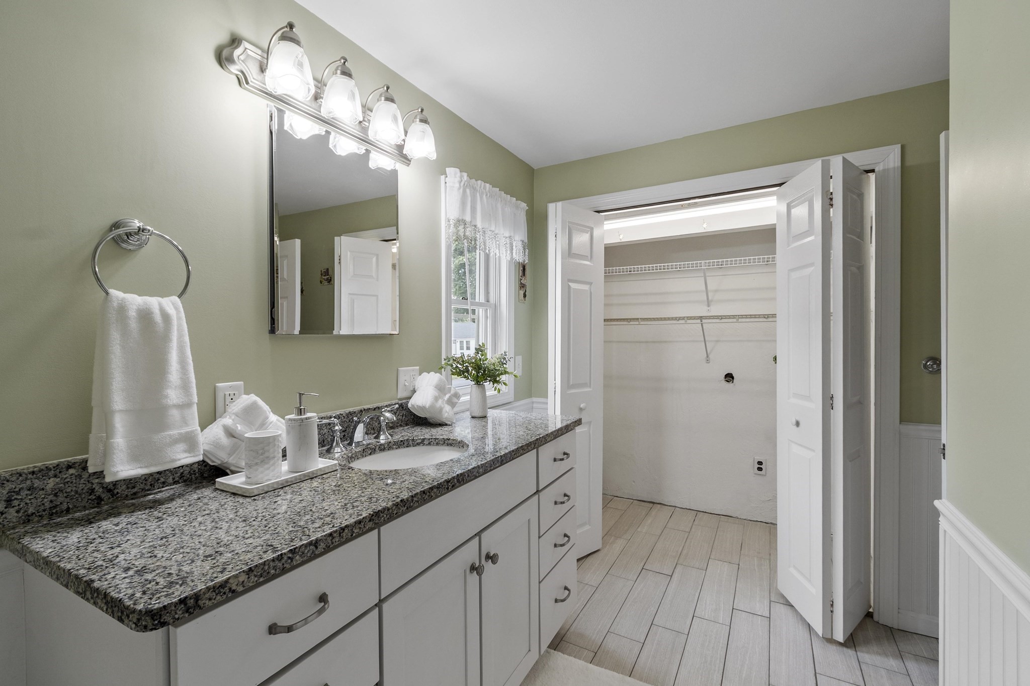 142 Bridle Road Property Photo 14