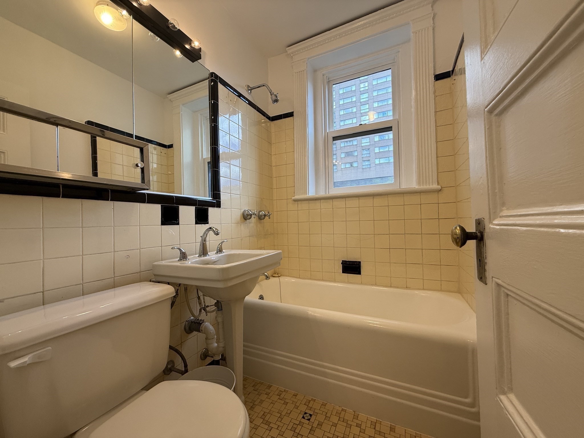 8 Garrison Street # 610 Property Photo 4