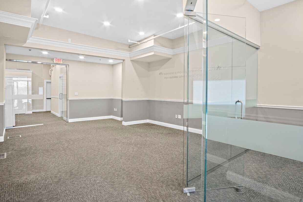 406 Neponset Ave Property Photo 5