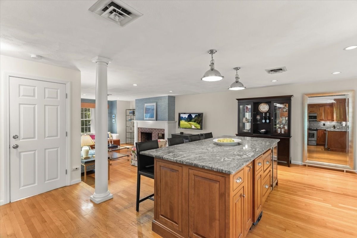 521 West Street # 12 Property Photo 6