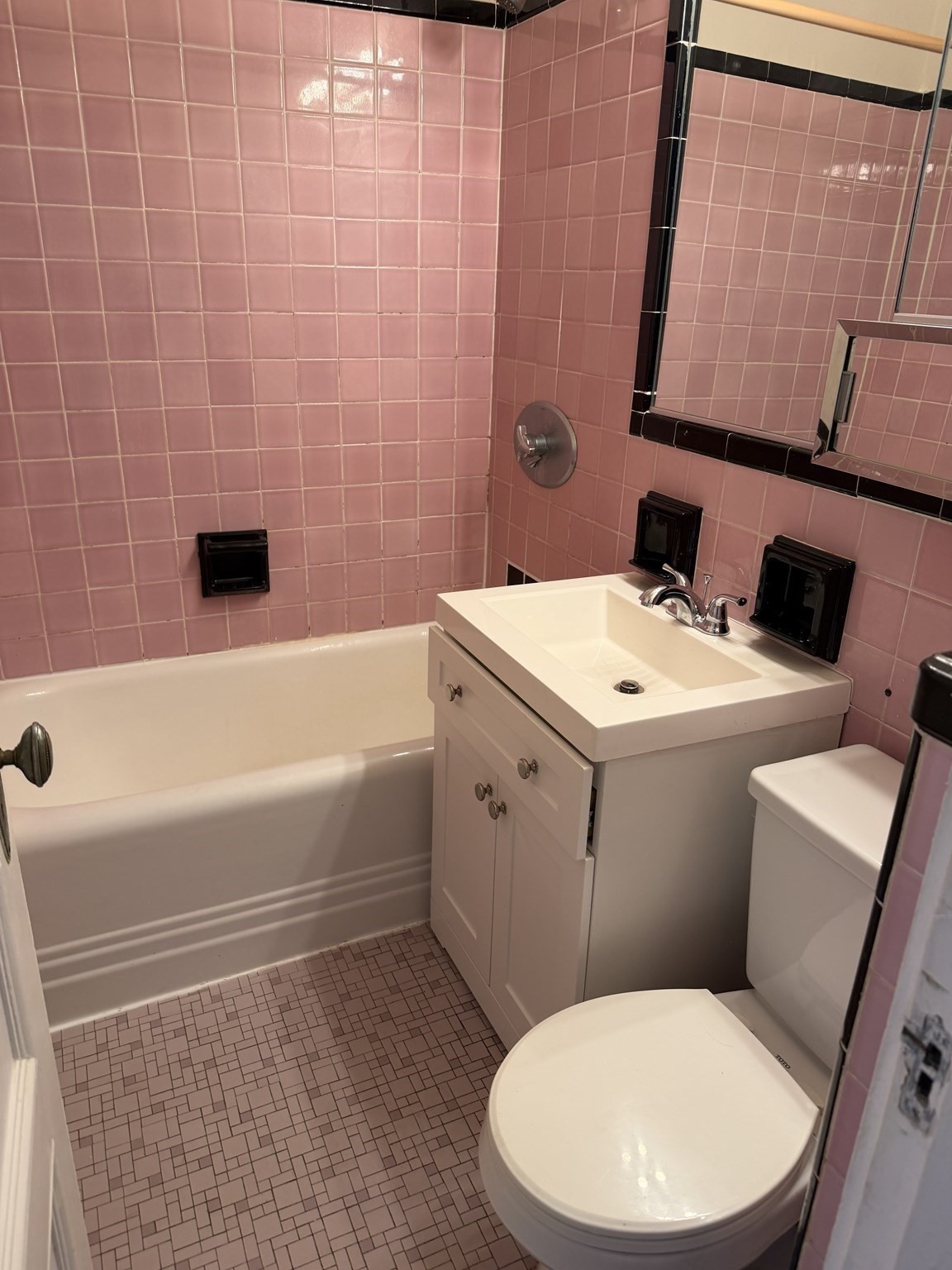 8 Garrison Street # 604 Property Photo 4