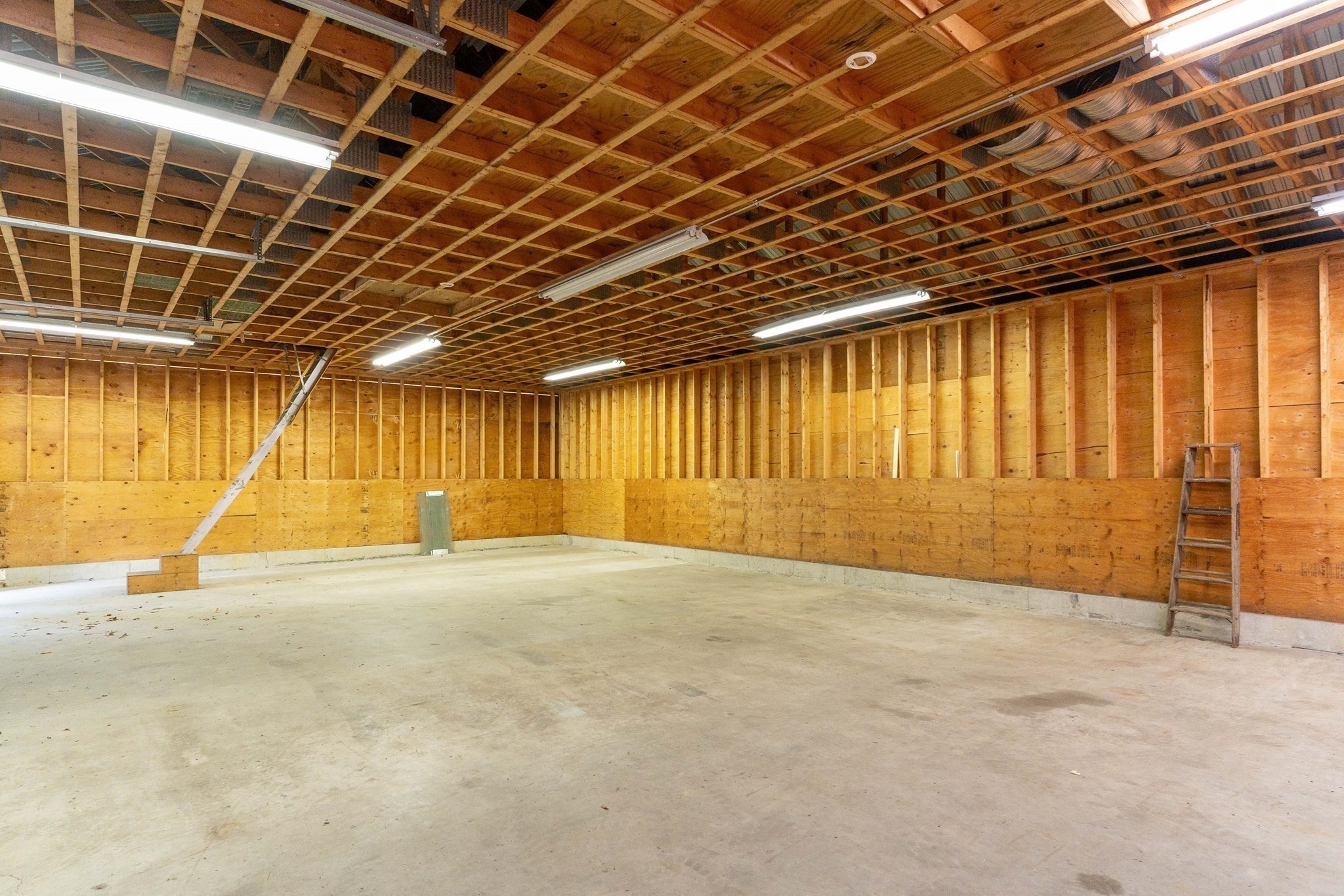 229 N Main St Property Photo 5
