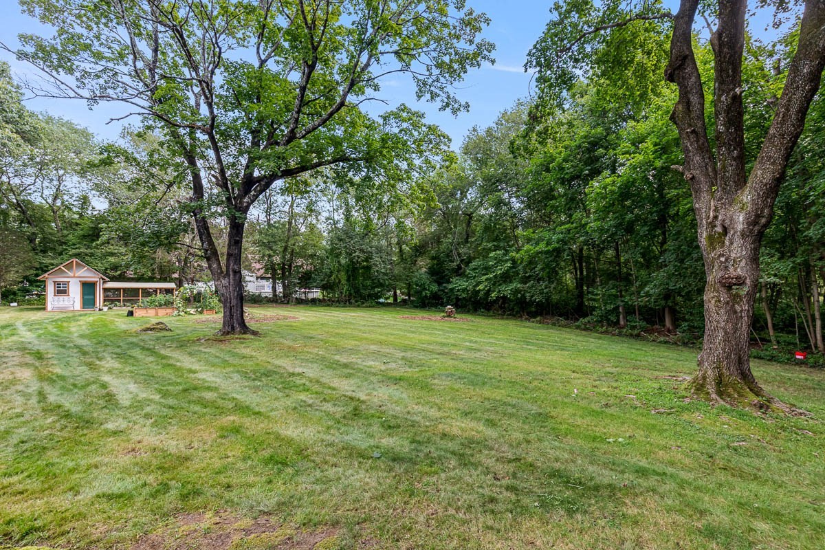 89 Bay State Rd Property Photo 37