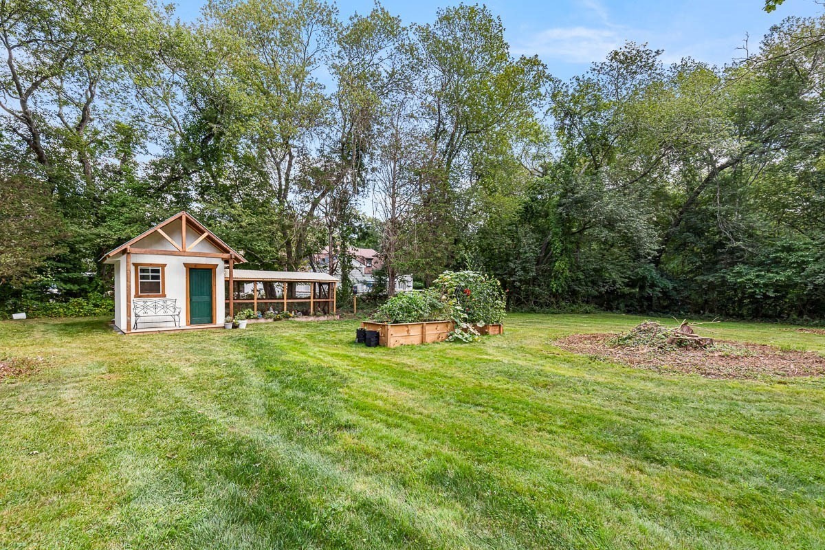 89 Bay State Rd Property Photo 40
