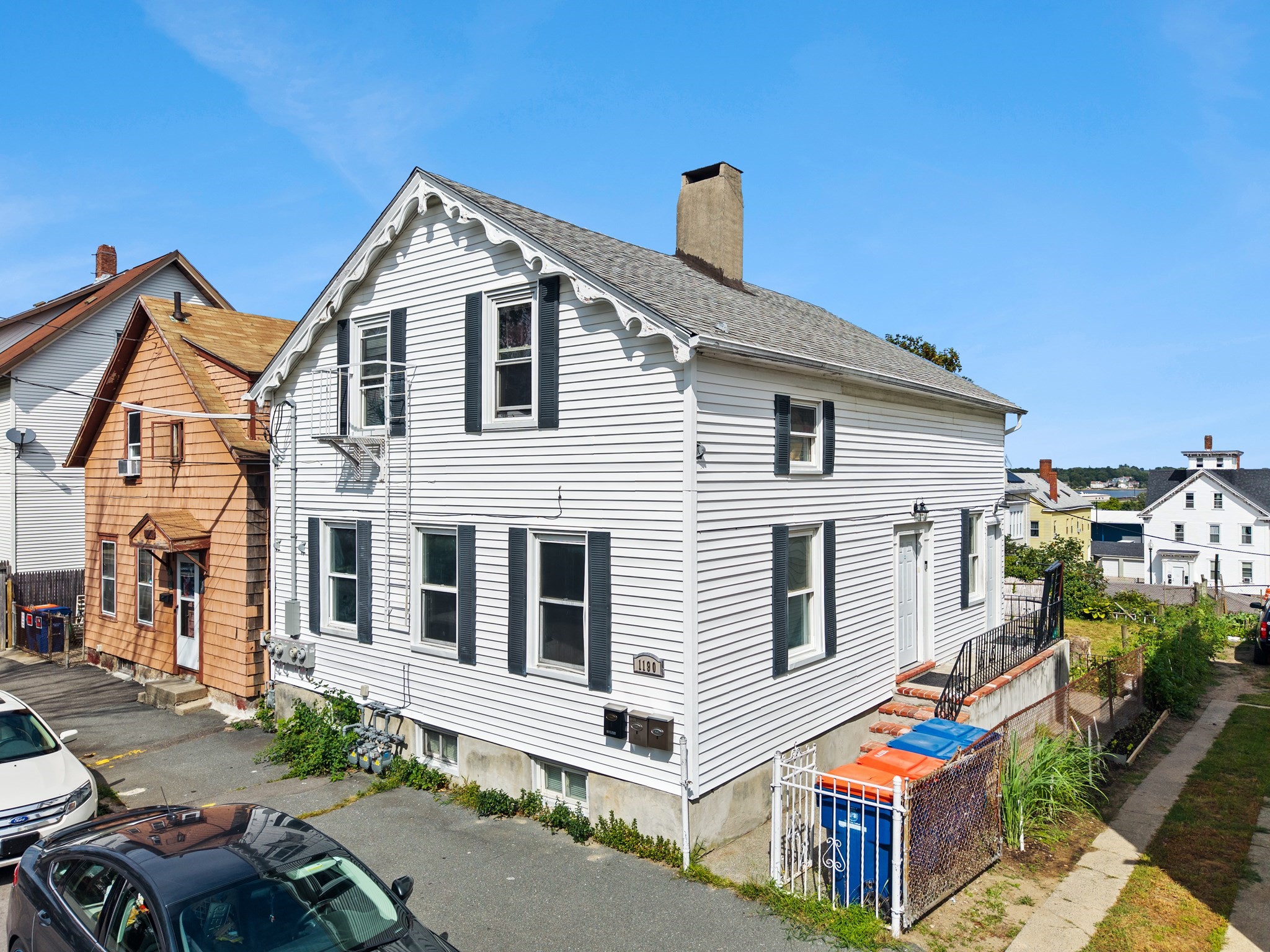 1190 Pleasant St Property Photo 1