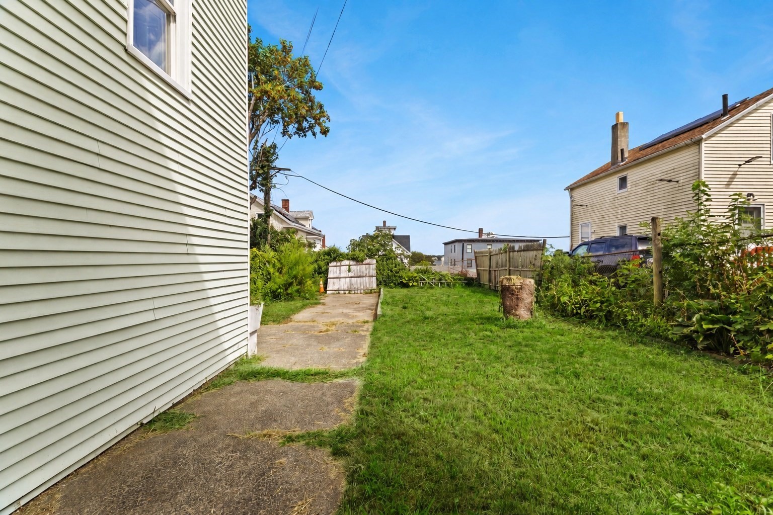 1190 Pleasant St Property Photo 6