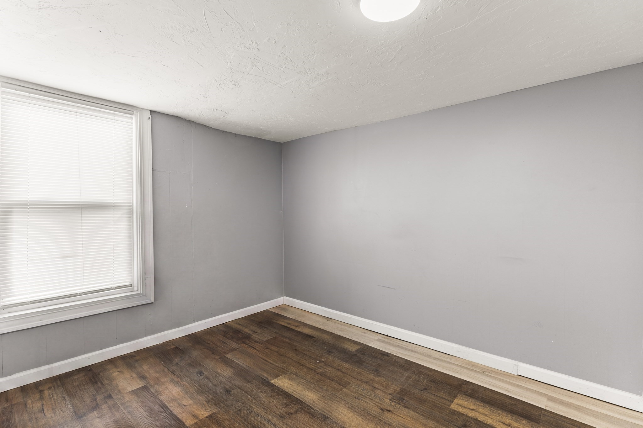 1190 Pleasant St Property Photo 24