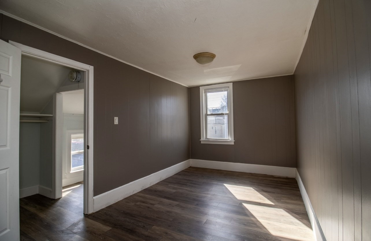 1190 Pleasant St Property Photo 28