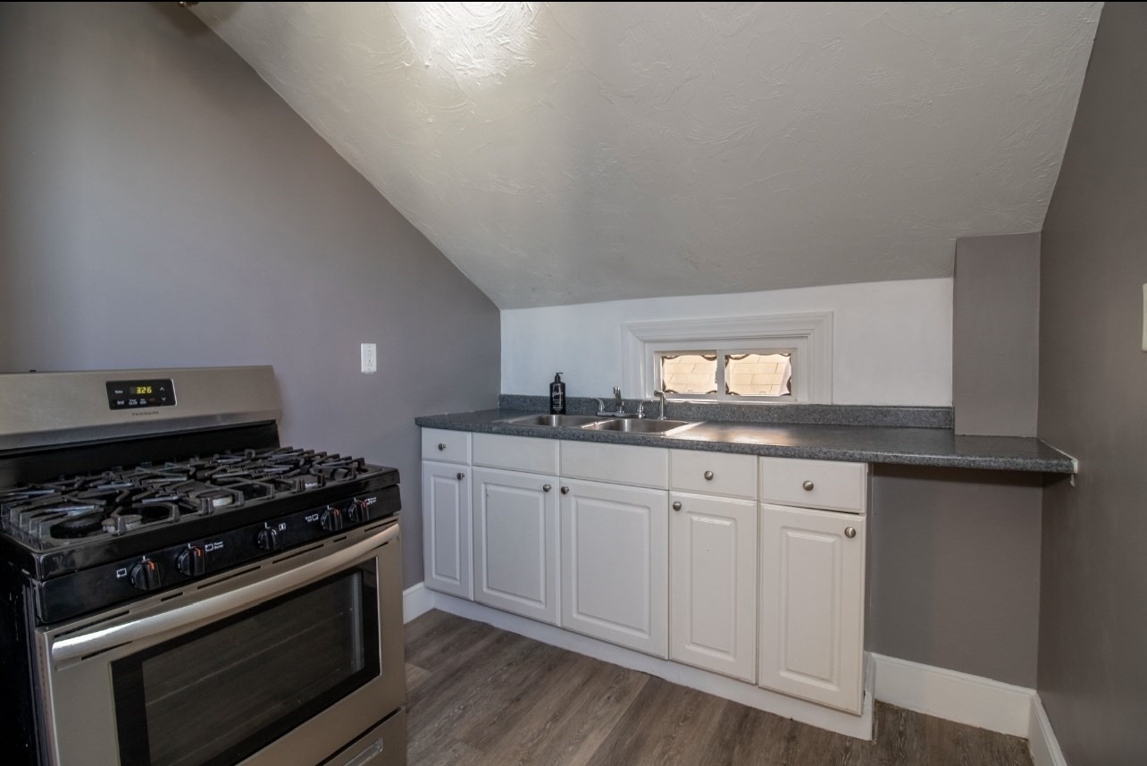 1190 Pleasant St Property Photo 31