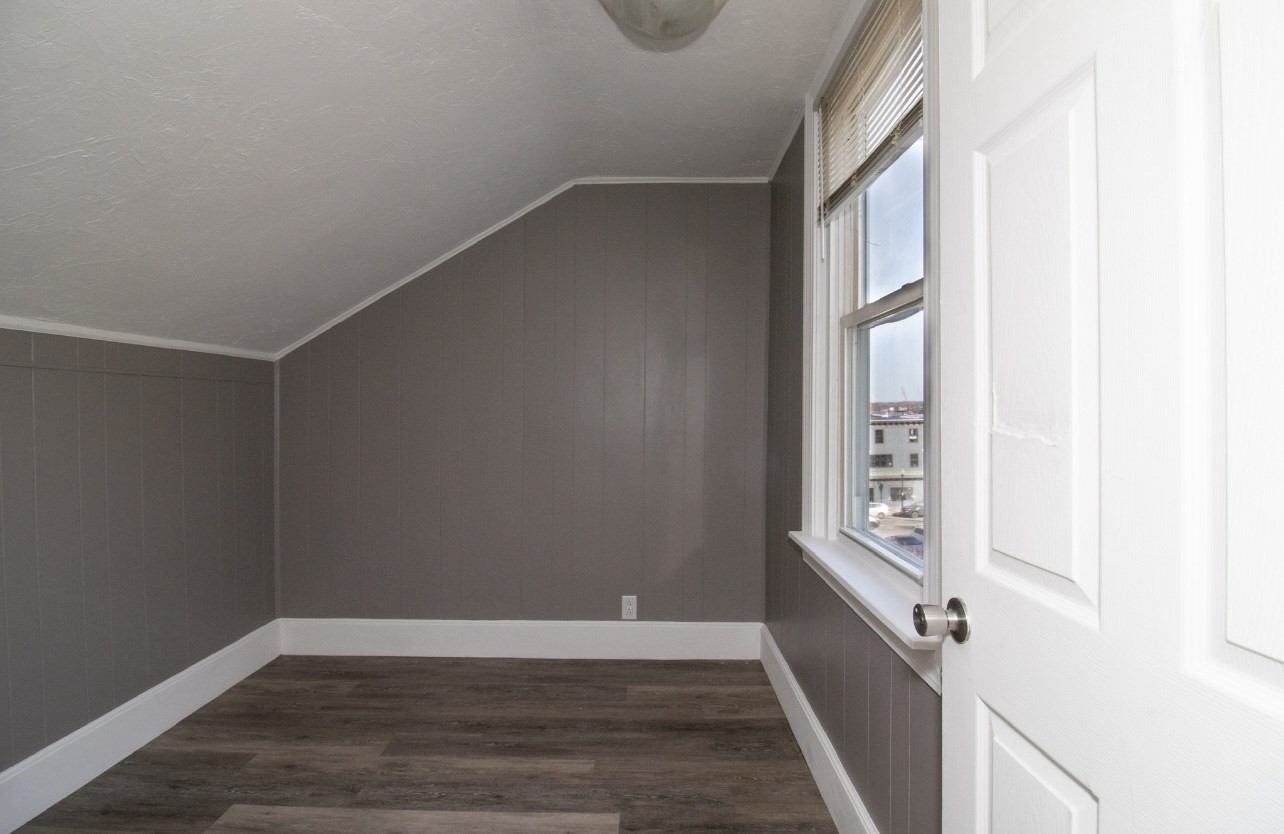 1190 Pleasant St Property Photo 34