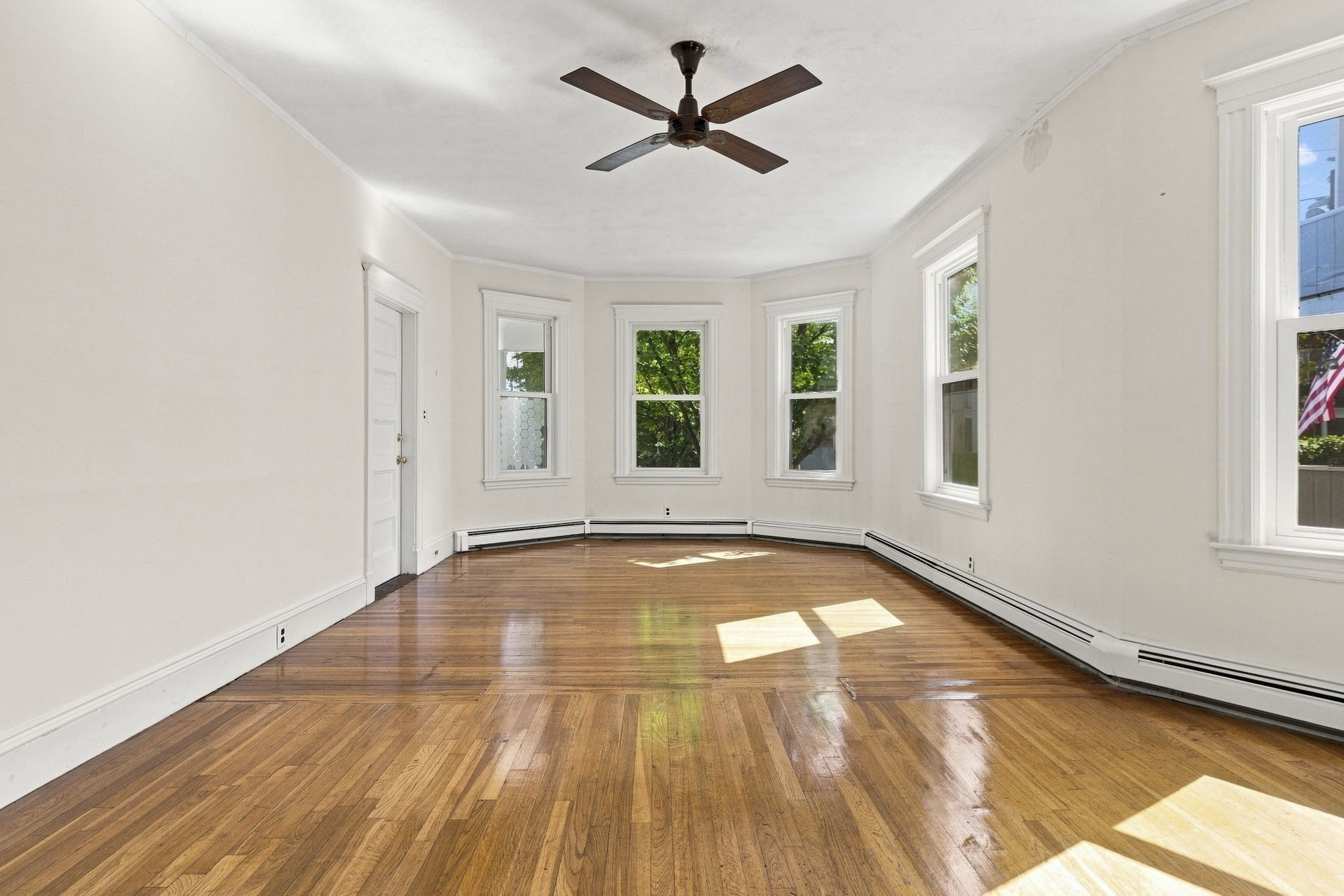 16 Usher Rd Property Photo 3