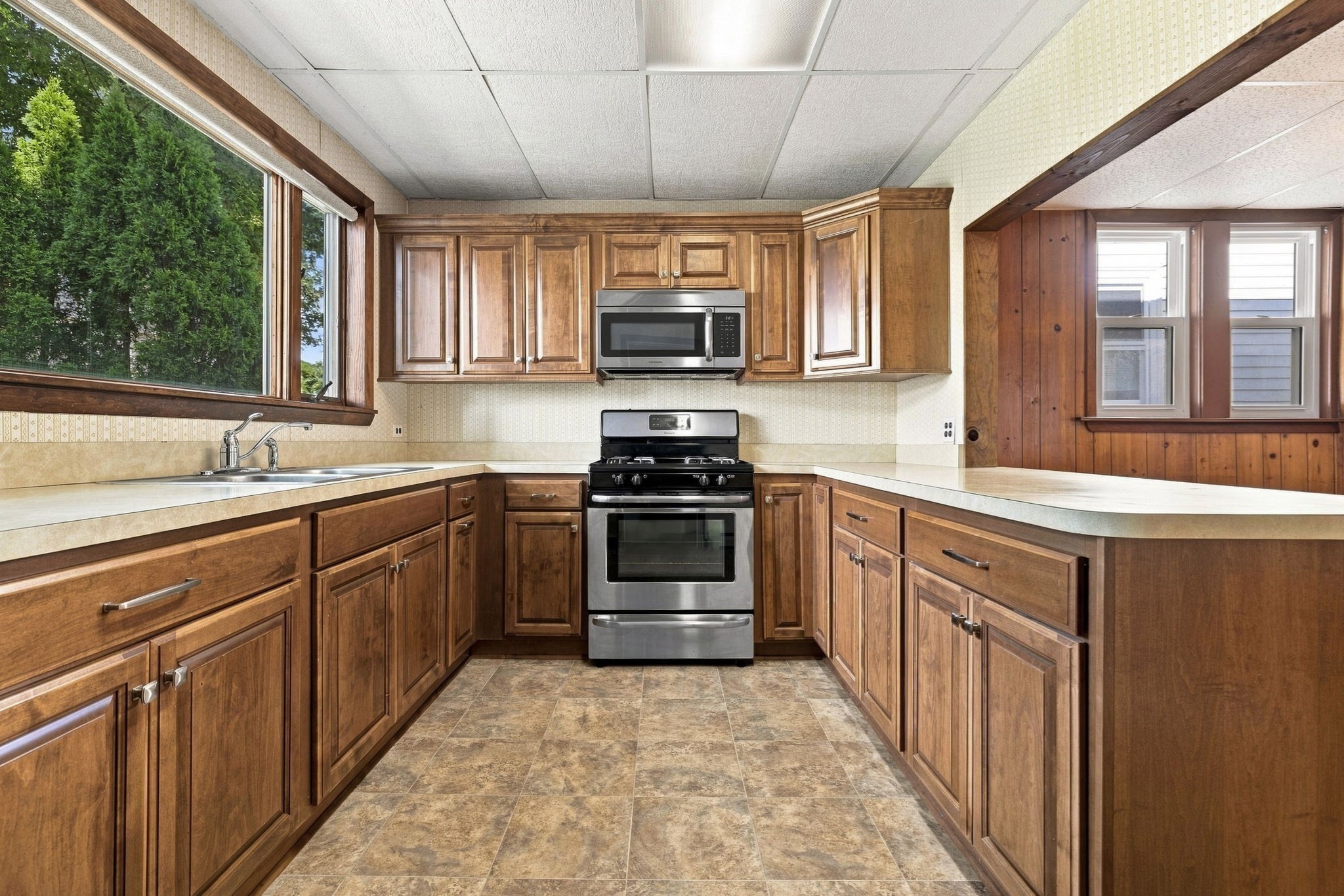 16 Usher Rd Property Photo 7