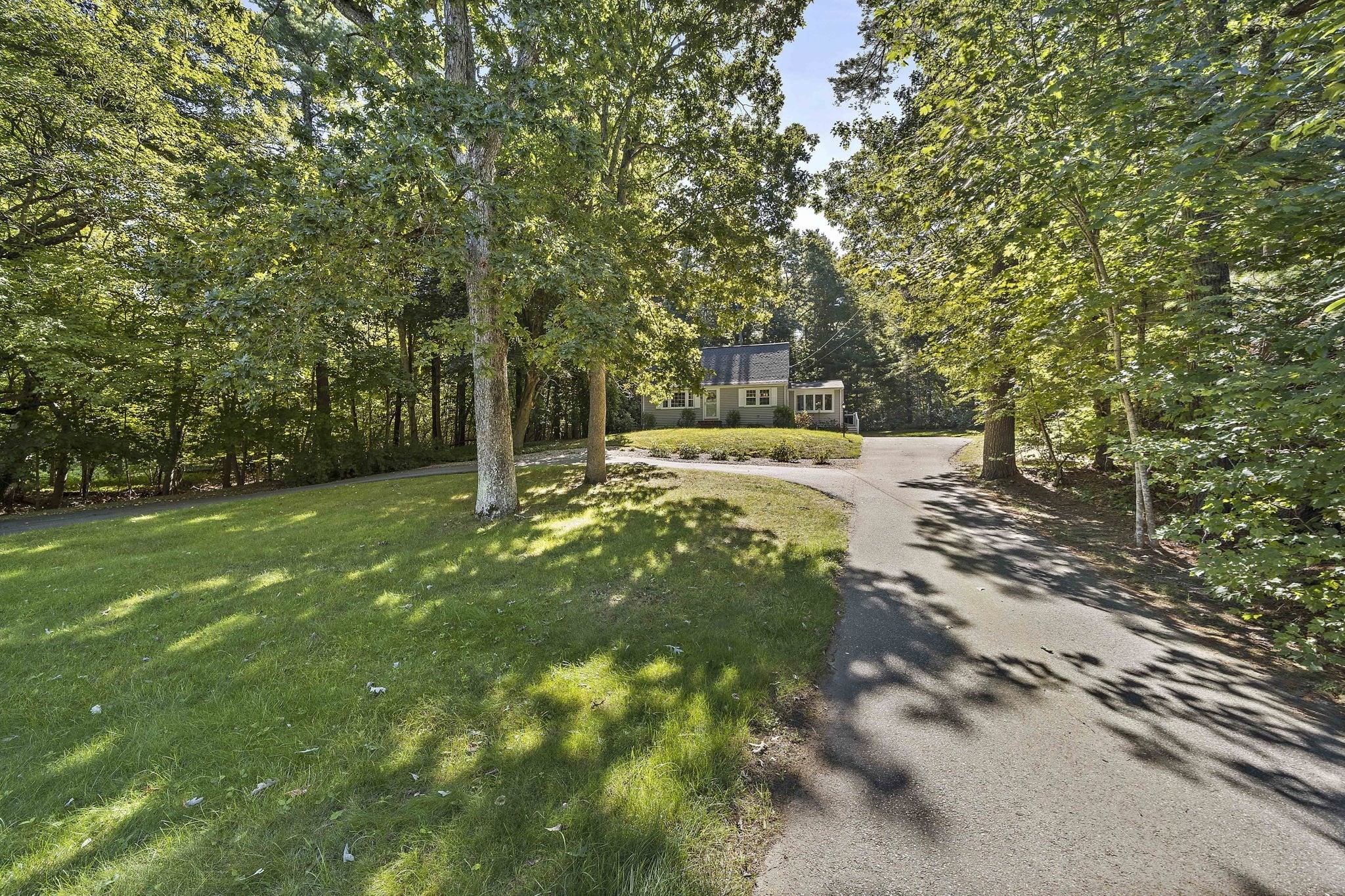 75 Oak St Property Photo 2