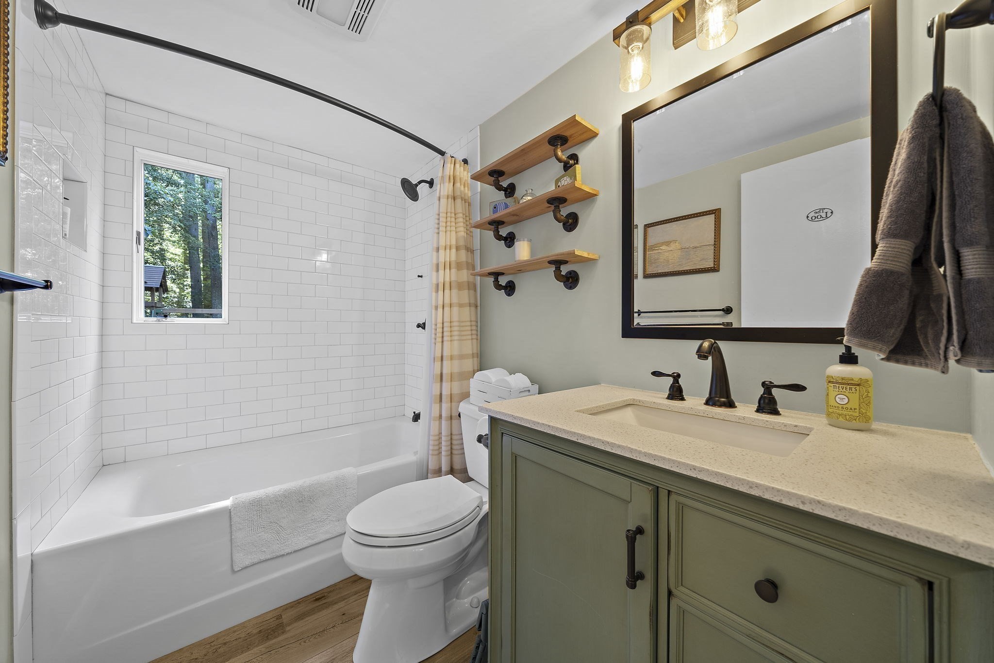 75 Oak St Property Photo 10
