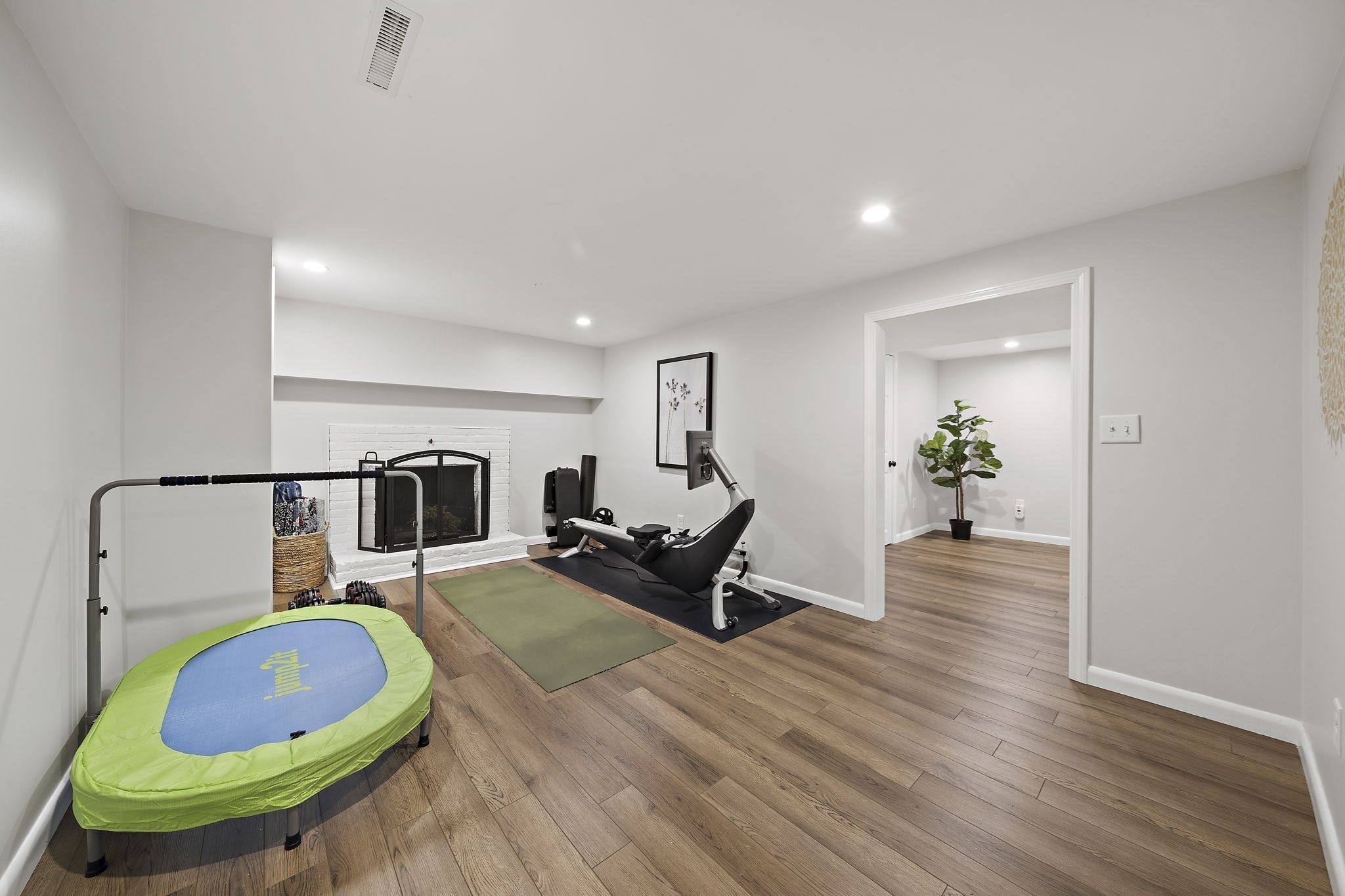 75 Oak St Property Photo 13