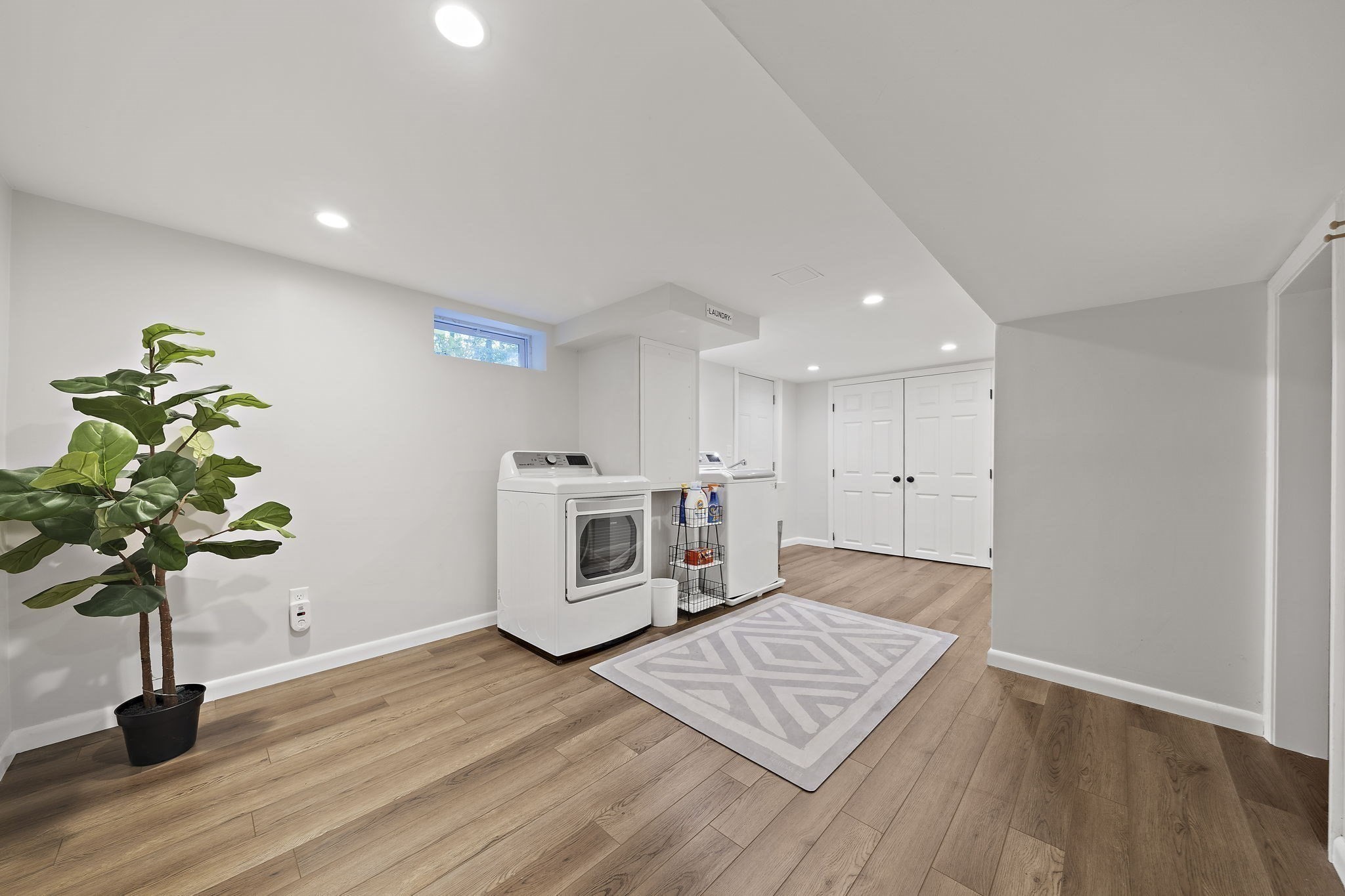 75 Oak St Property Photo 15