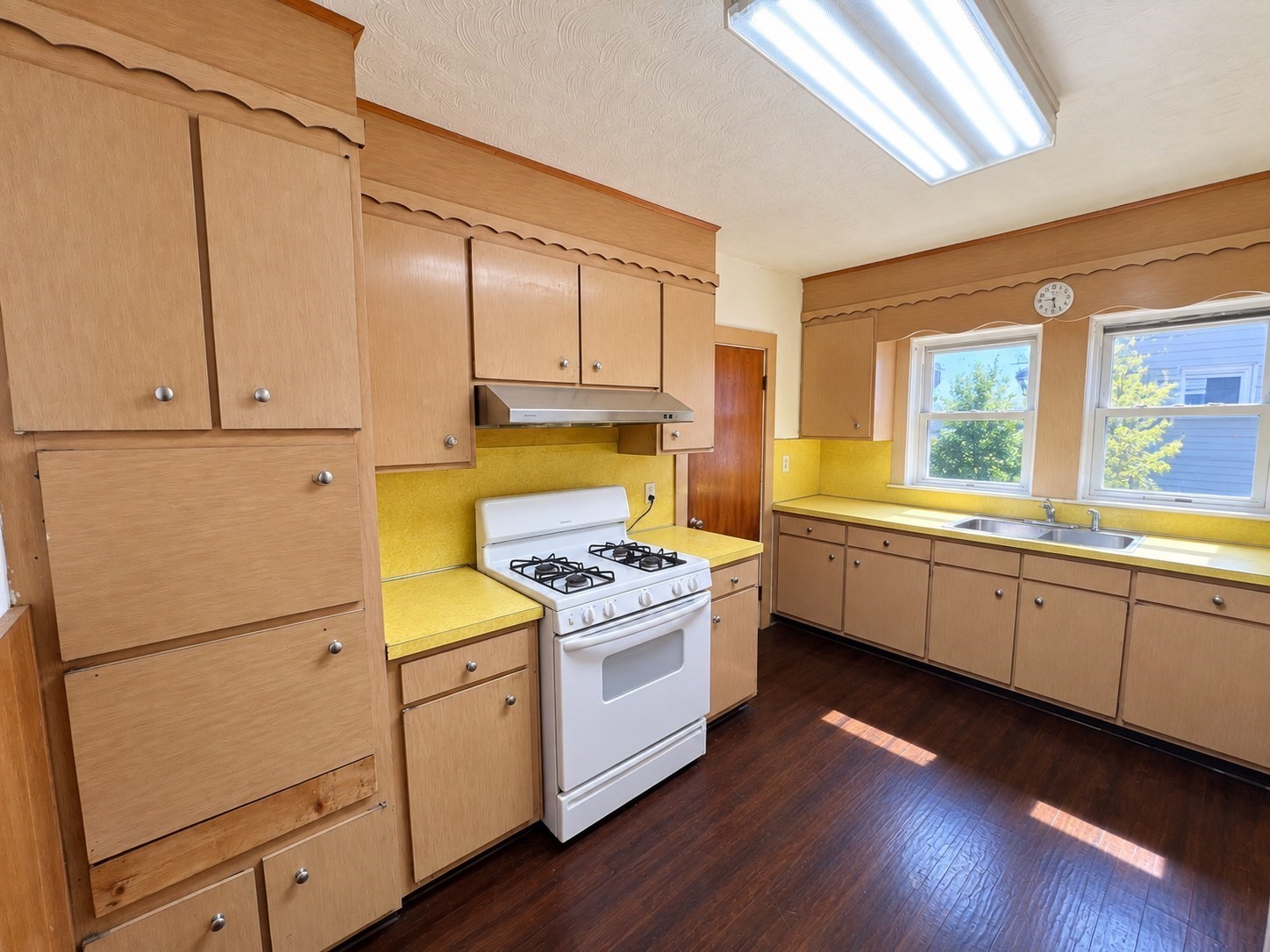 85-87 Wolcott St Property Photo 2