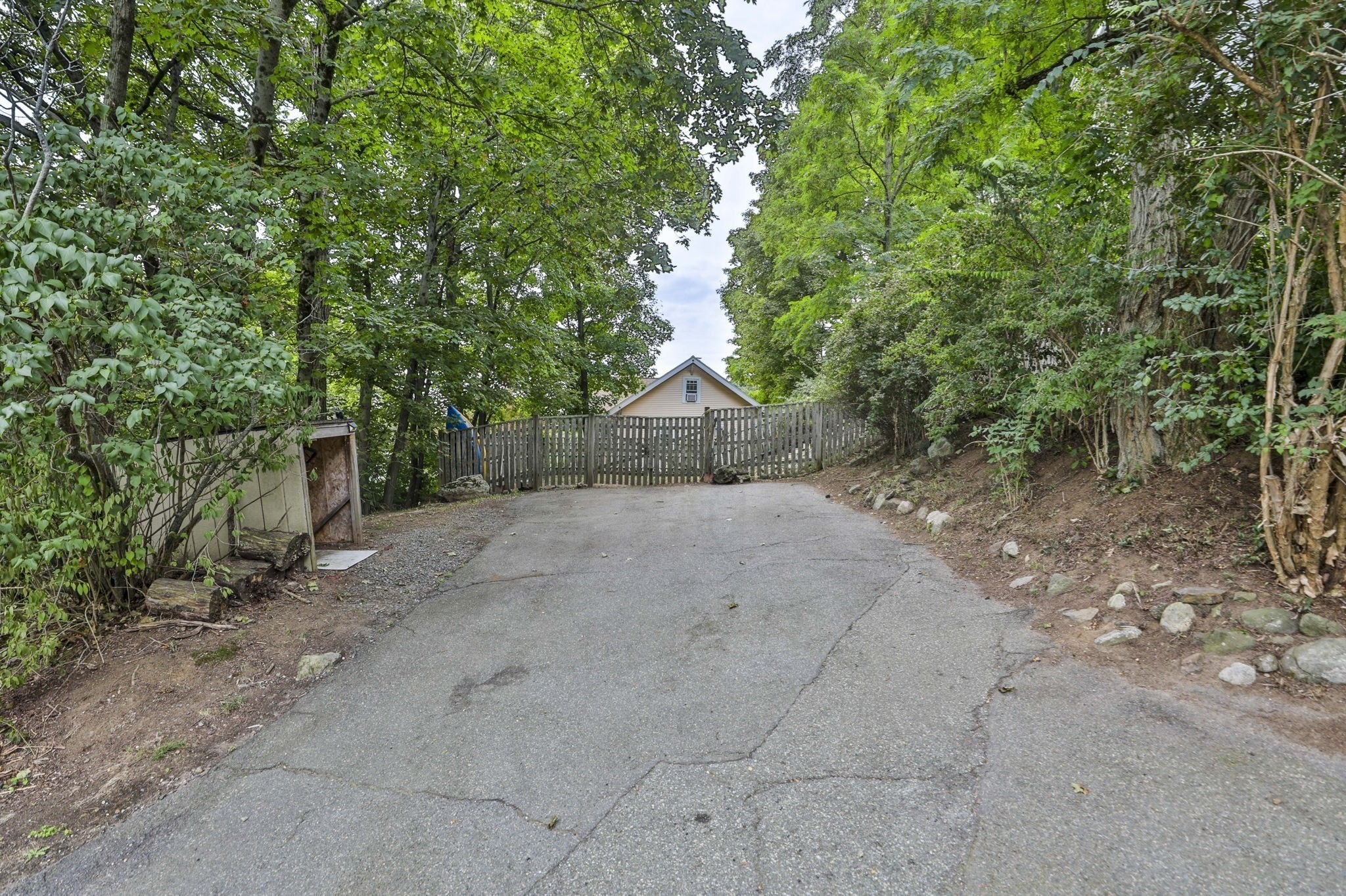 4 Hillside Ave Property Photo 39
