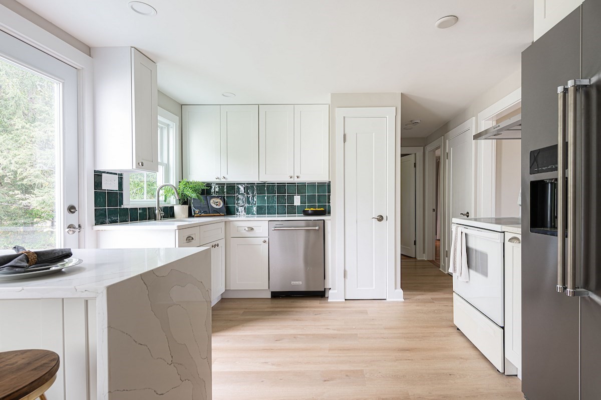 276 Cambridge Tpke Property Photo 12