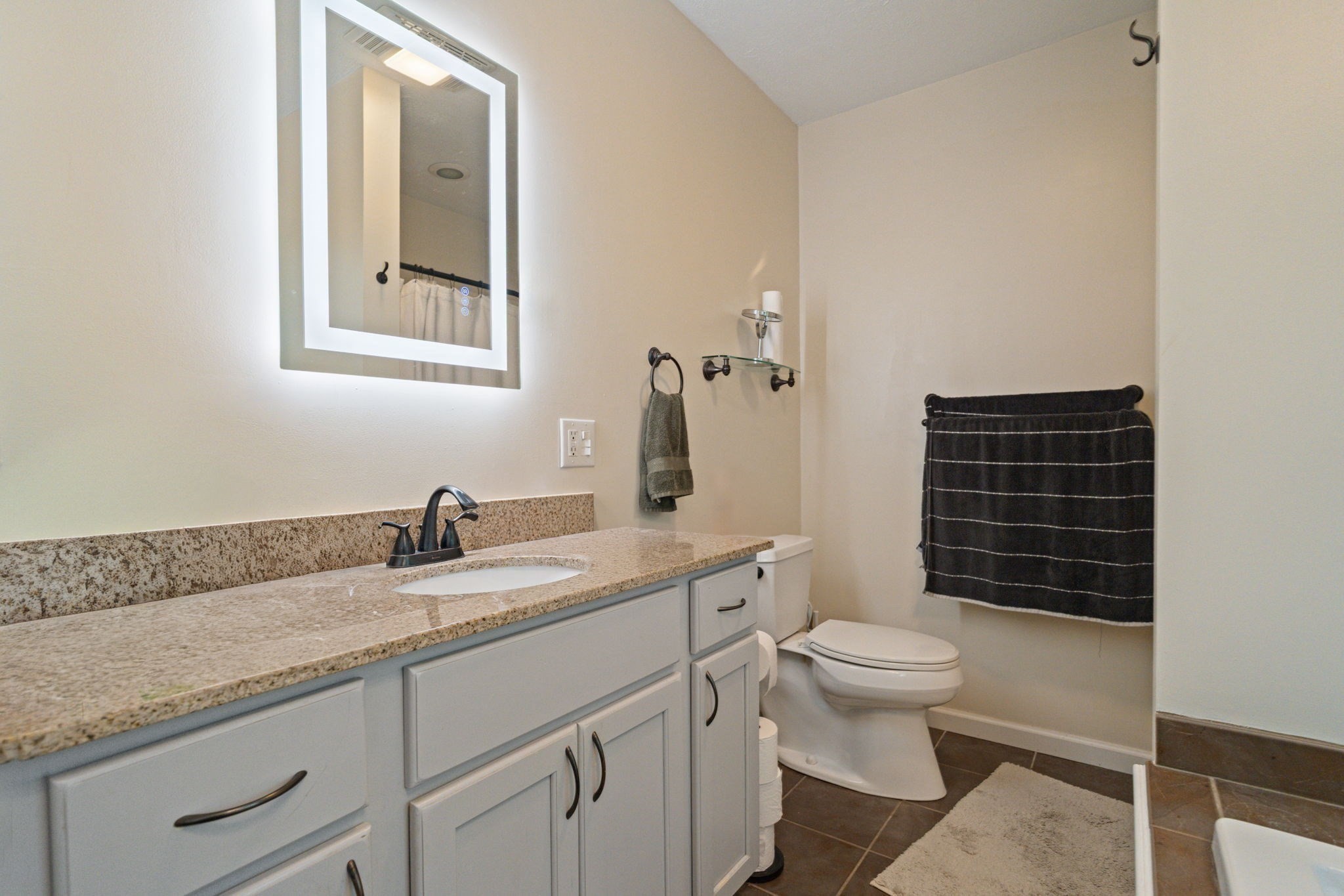 48 Orchard St Property Photo 16