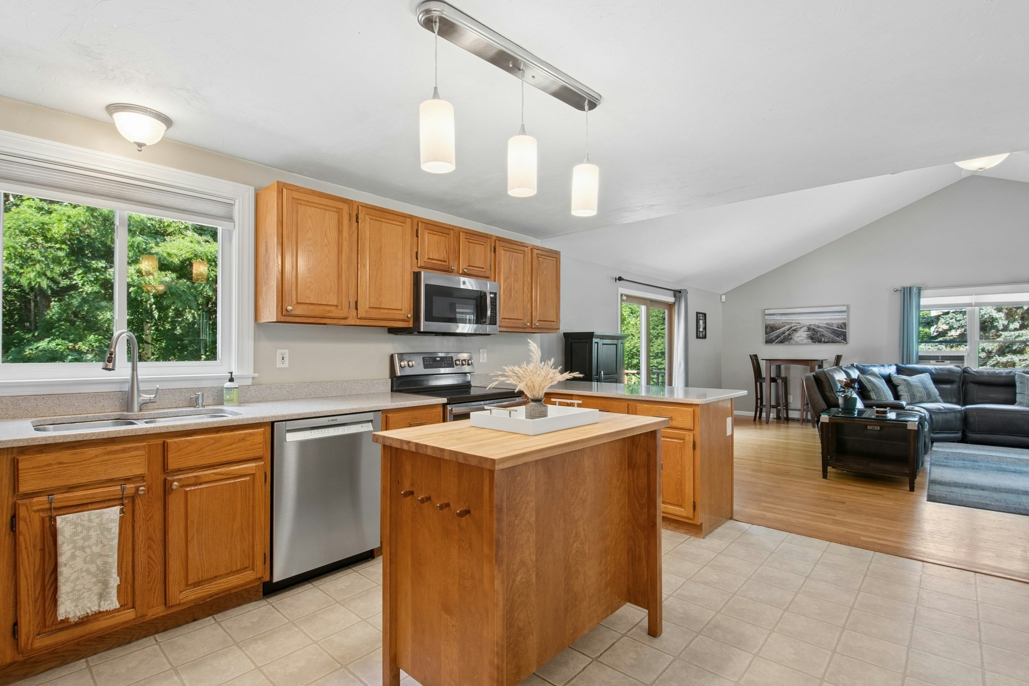 277 Wachusett Street Property Photo 3
