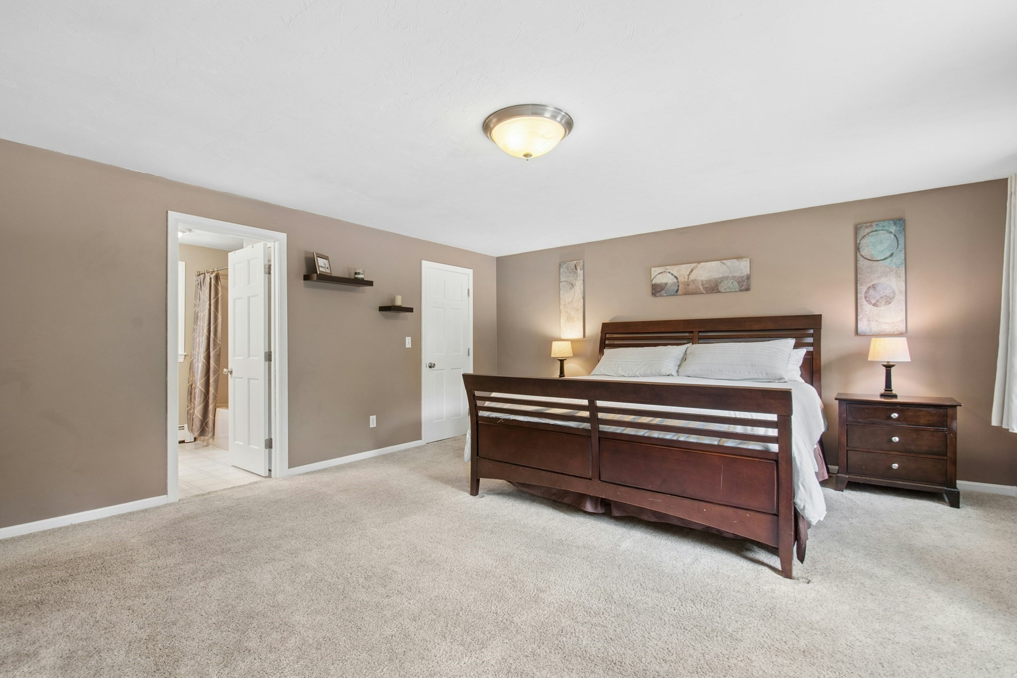 277 Wachusett Street Property Photo 4