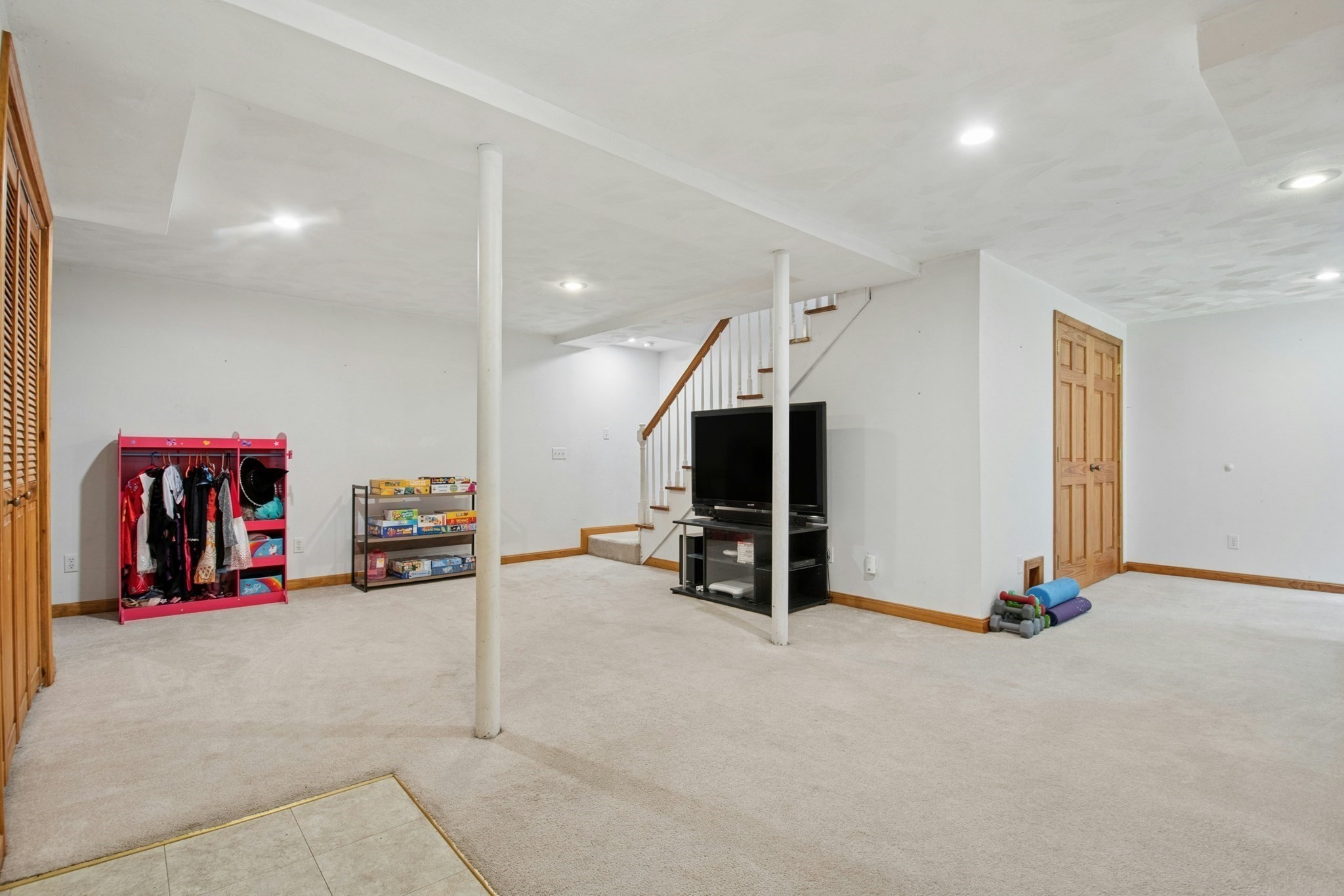 277 Wachusett Street Property Photo 34