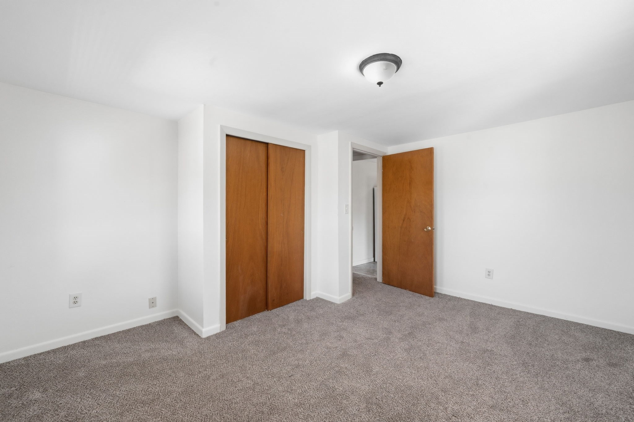 37 Howard St Property Photo 23