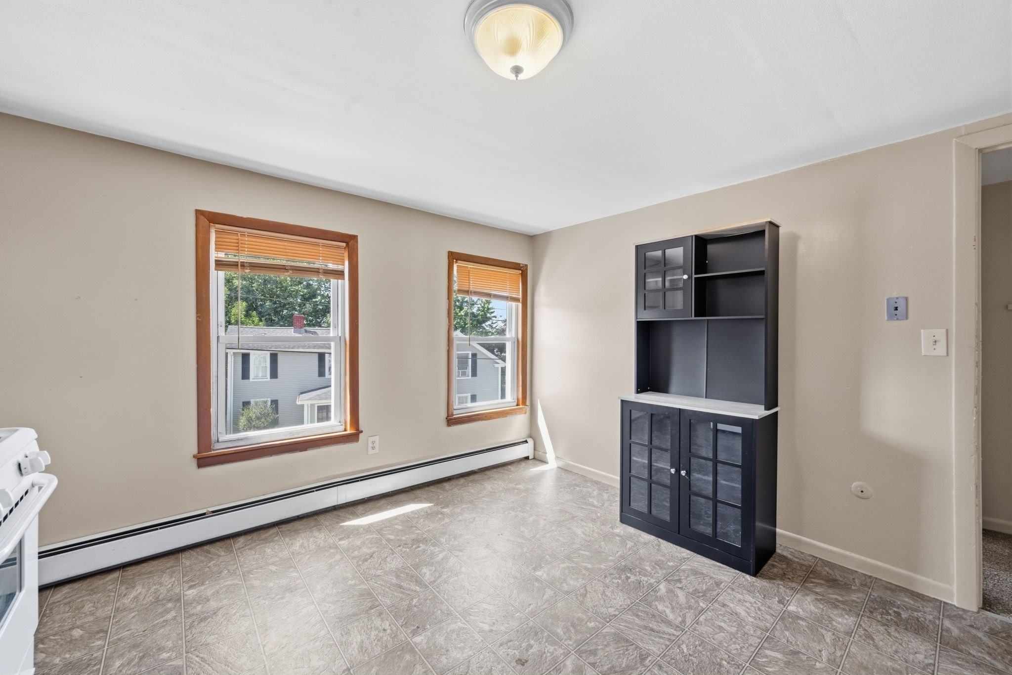 37 Howard St Property Photo 26