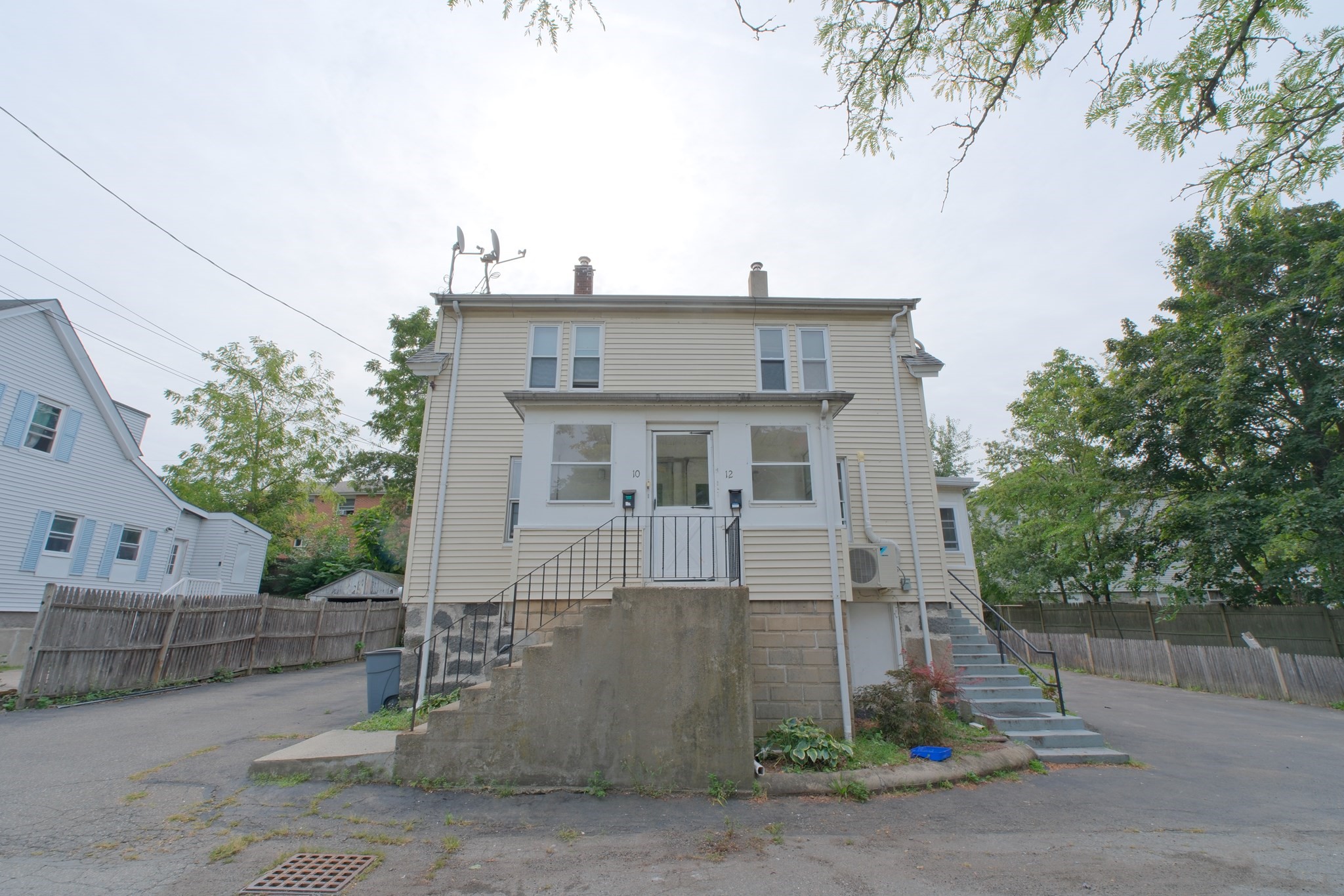12 Parmenter Pl # 2 Property Photo 1