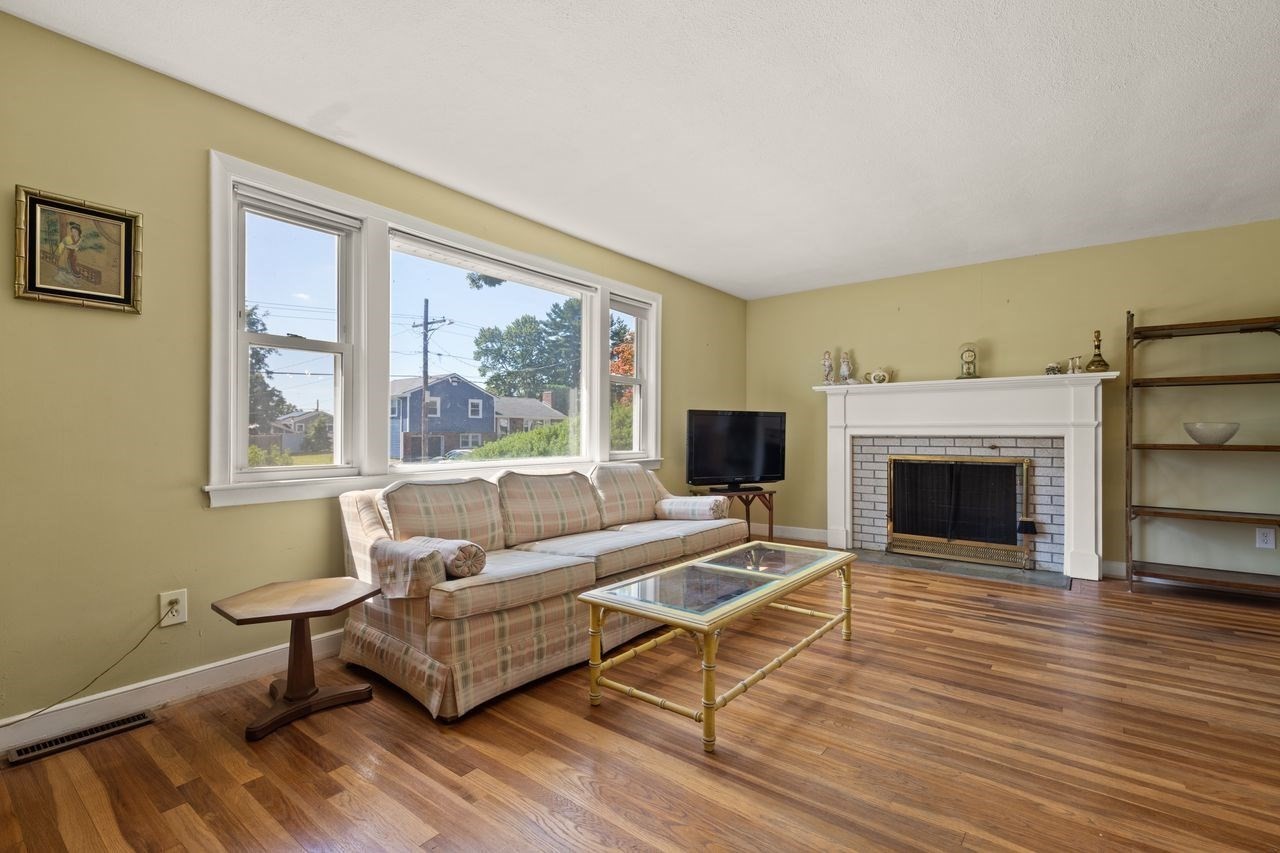 11 Imrie St Property Photo 4