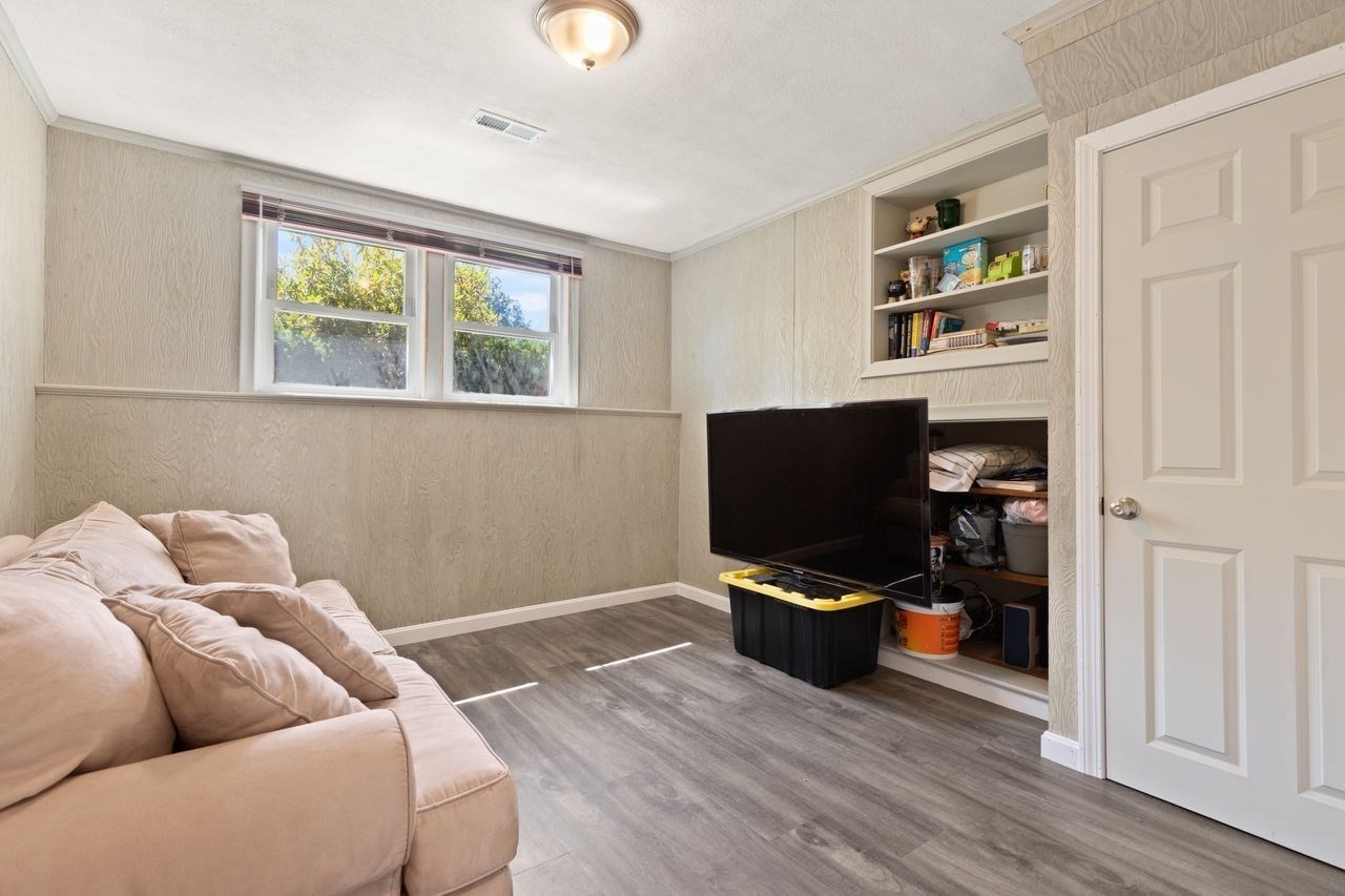 11 Imrie St Property Photo 9