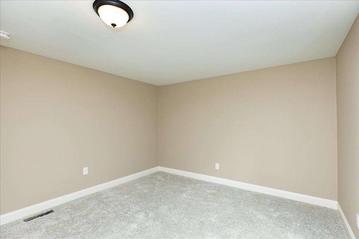 39 Birch St Property Photo 32