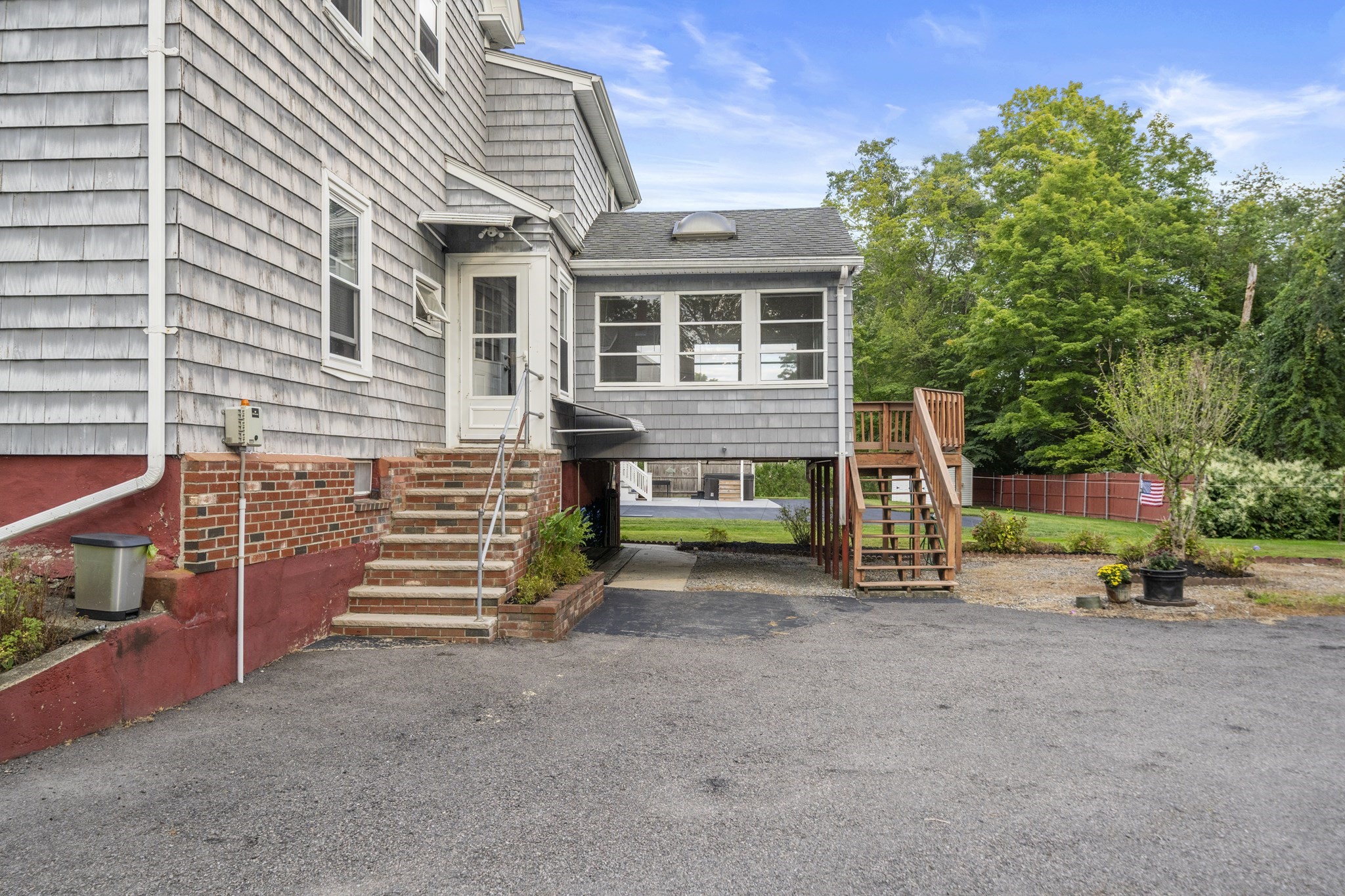 40 Railroad Avenue Property Photo 10