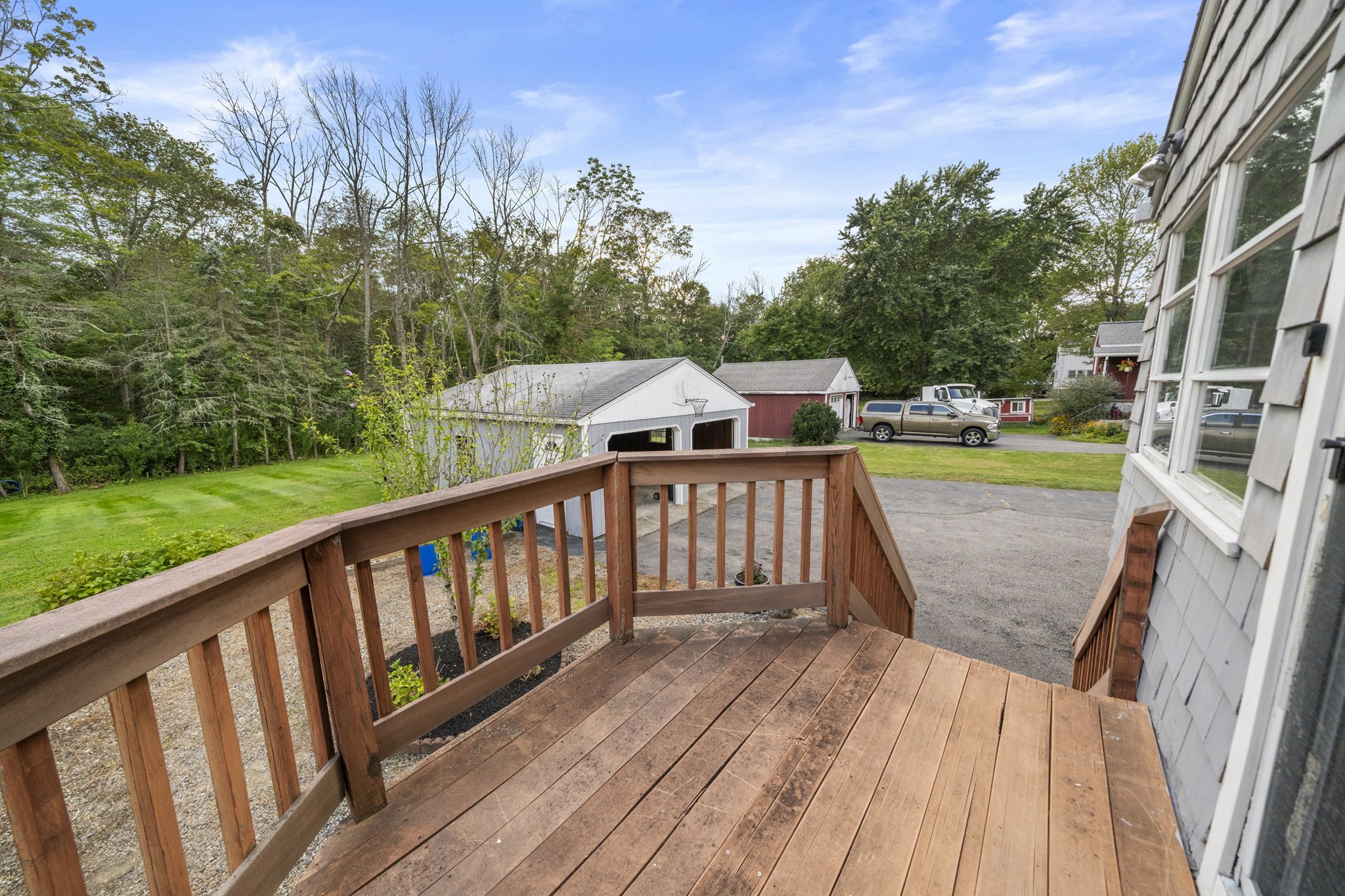 40 Railroad Avenue Property Photo 11