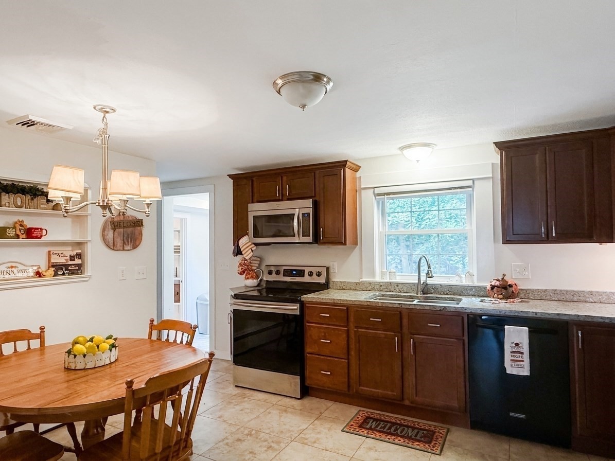 40 Atherton Property Photo 7