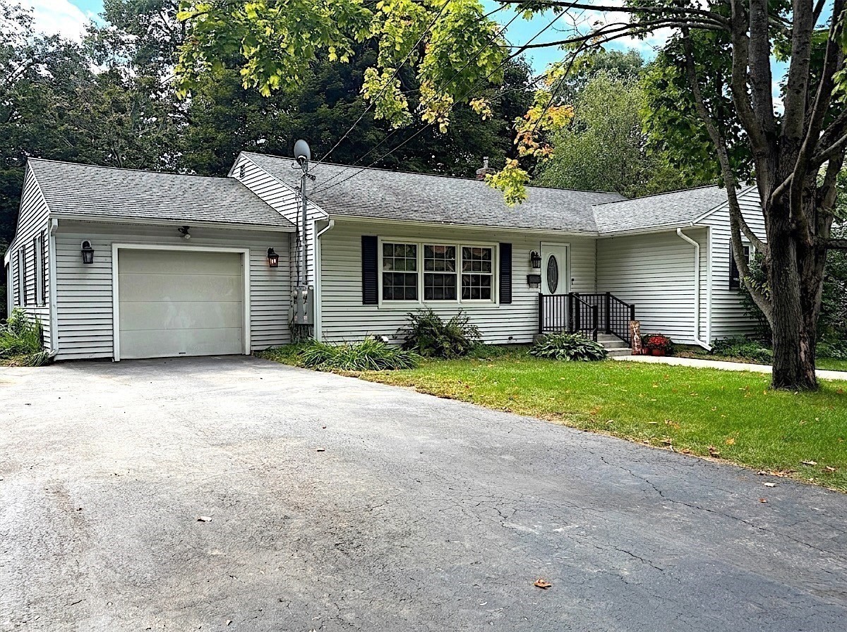 40 Atherton Property Photo 24