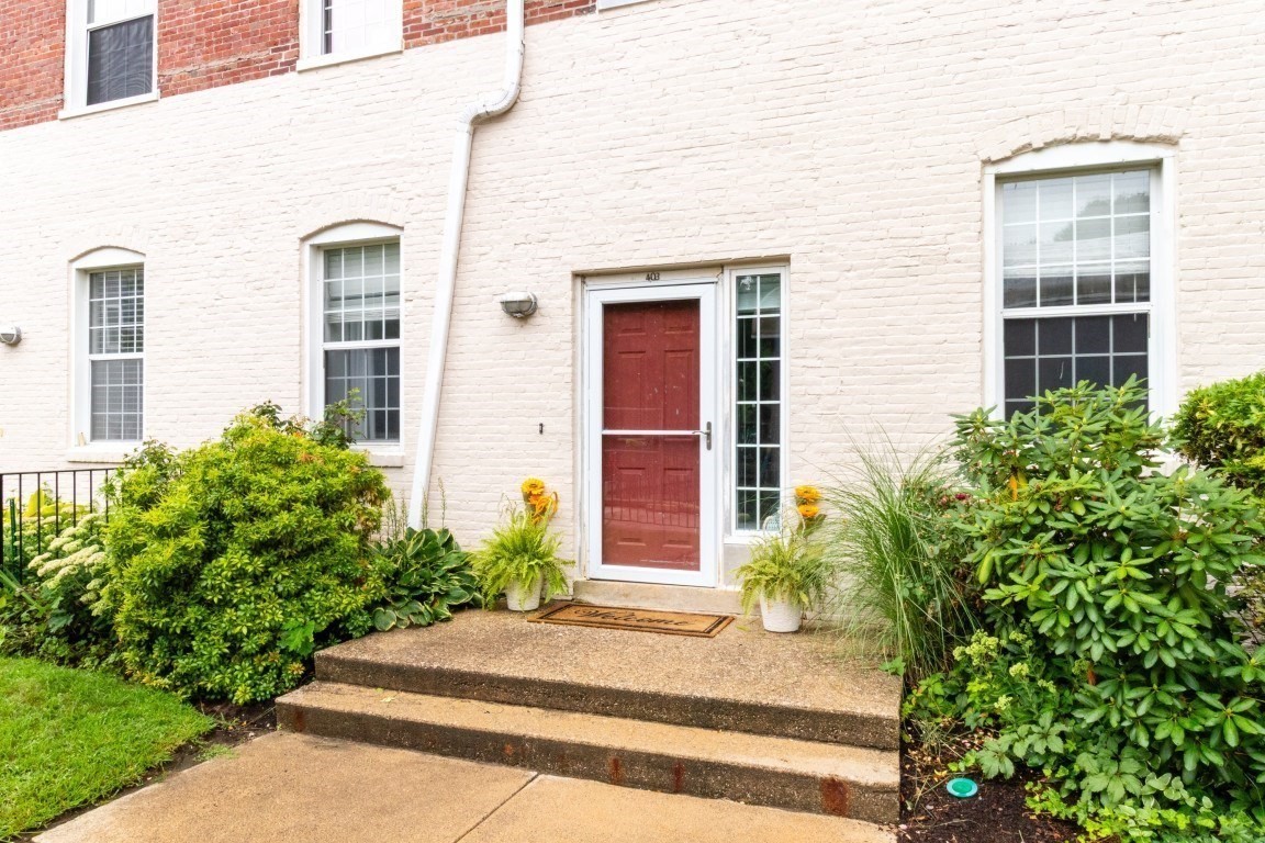 7 S Stone Mill Dr # 403 Property Photo 2