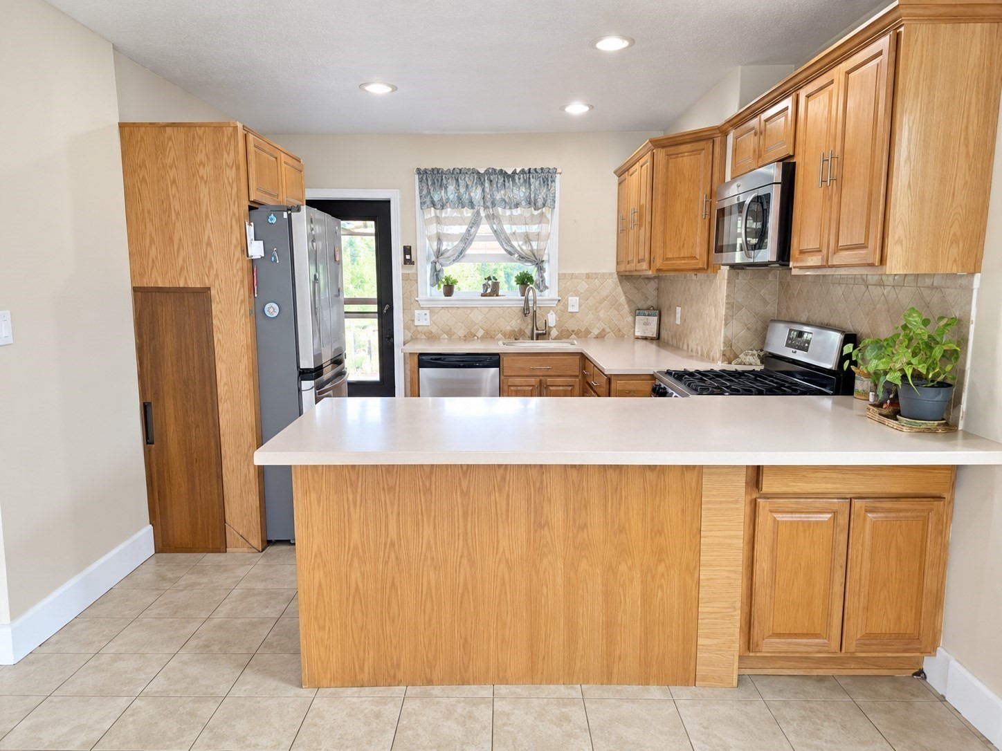 120 Woodrow Ave Property Photo 4
