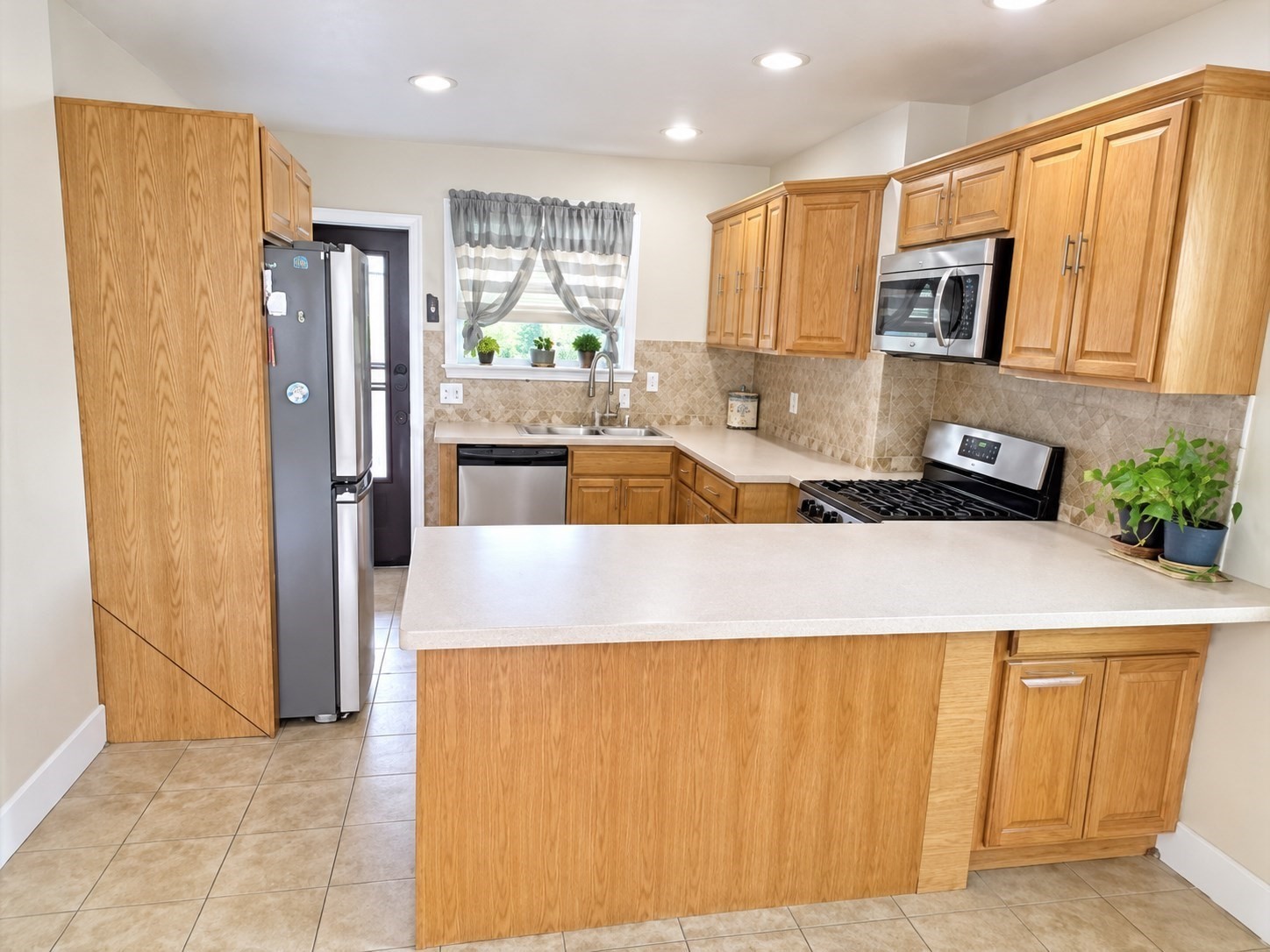120 Woodrow Ave Property Photo 5