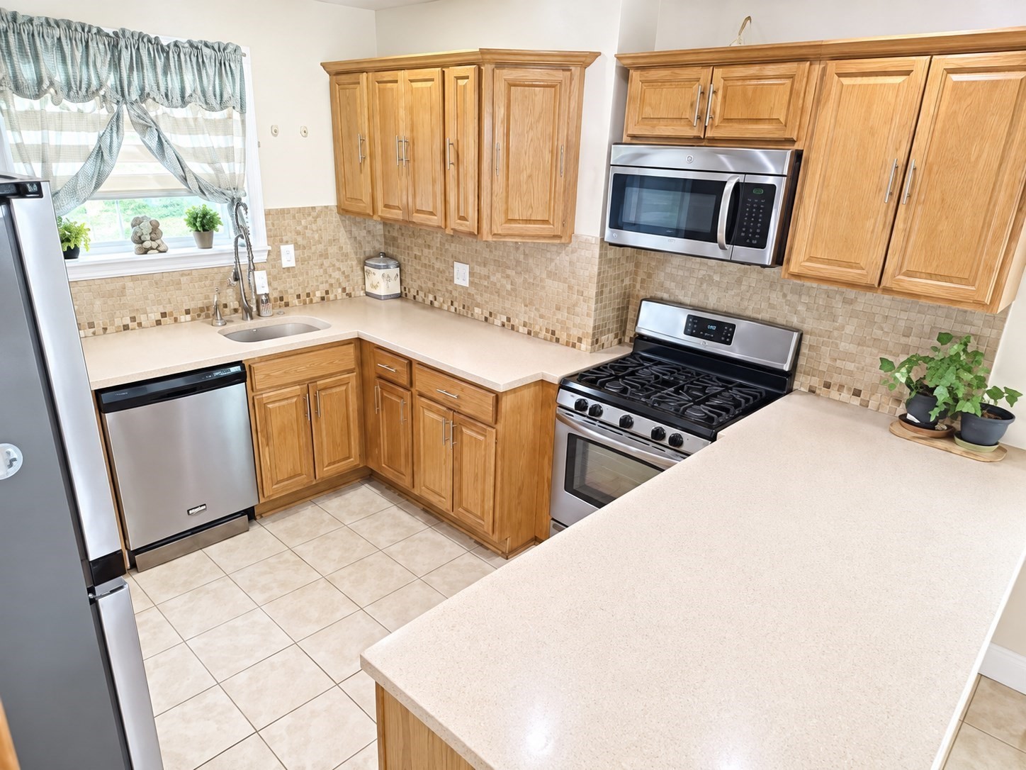120 Woodrow Ave Property Photo 6